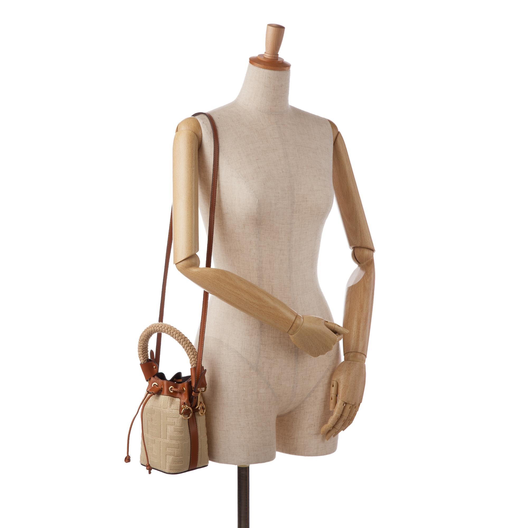 Fendi Mini Raffia Zucca Mon Tresor Bucket Bag (SHG-nU09oe)