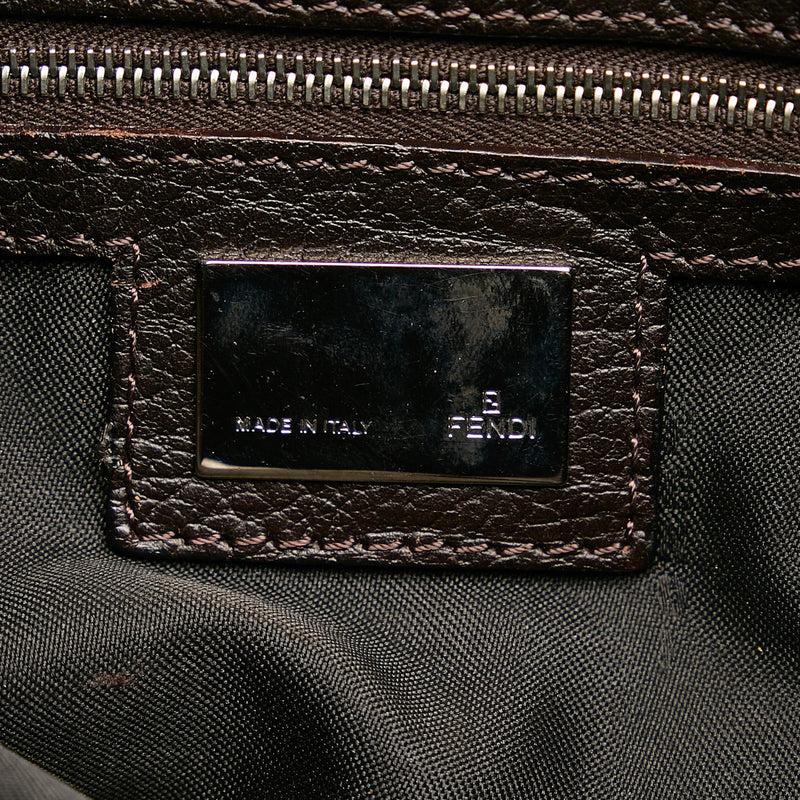 Fendi Oyster Shoulder Bag (SHG-DL89xb)