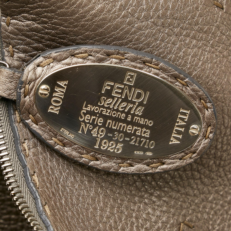 Fendi Selleria Shoulder Bag (SHG-vAr0QG)