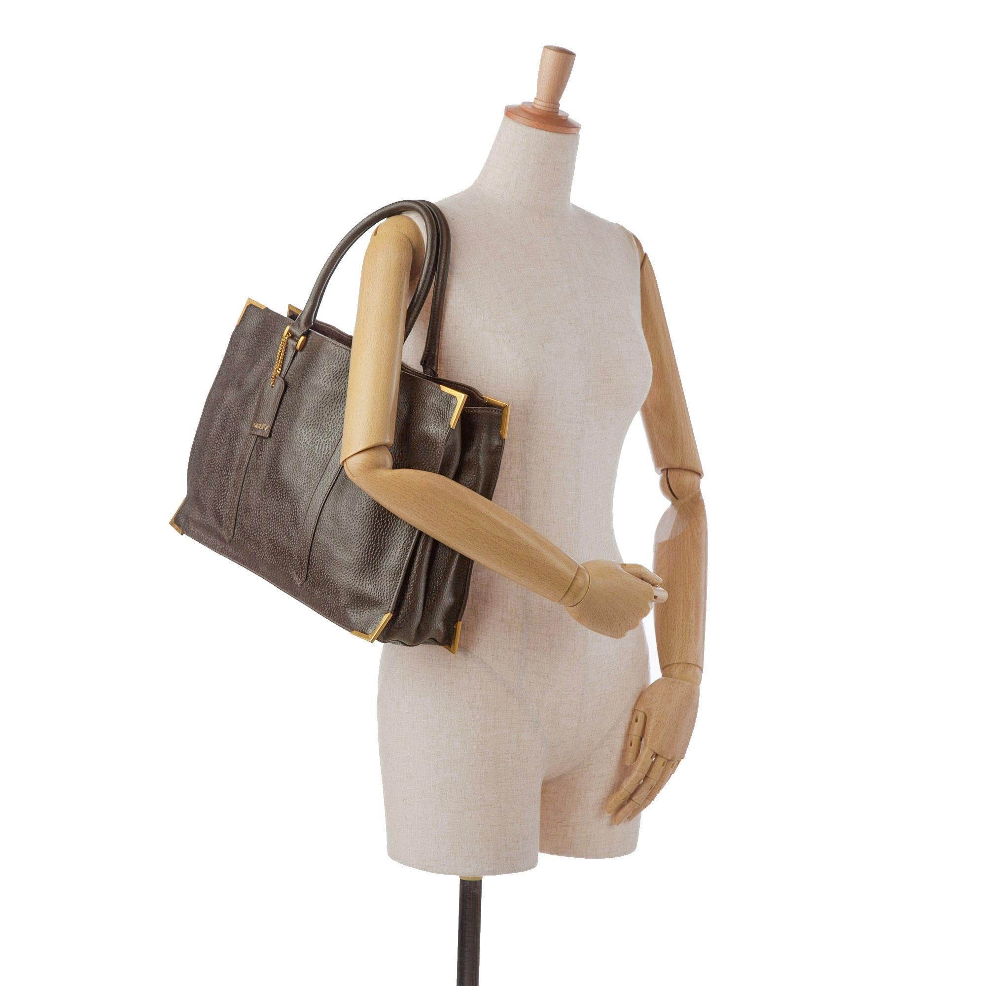 Fendi Textured Leather Classico No.4 Tote Bag (SHG-gSX2gy)