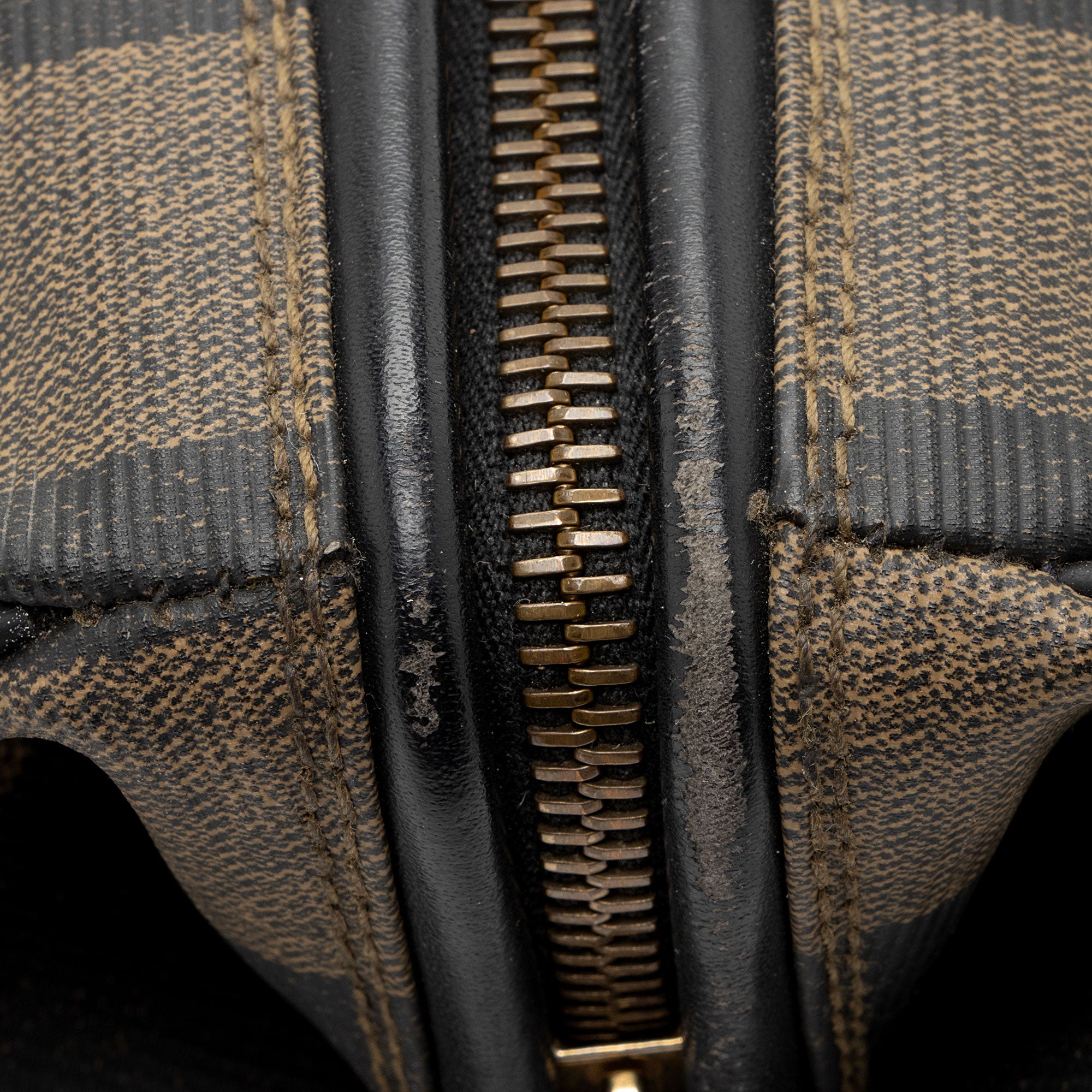 Fendi Vintage Pequin Satchel (SHF-p2iSKx)