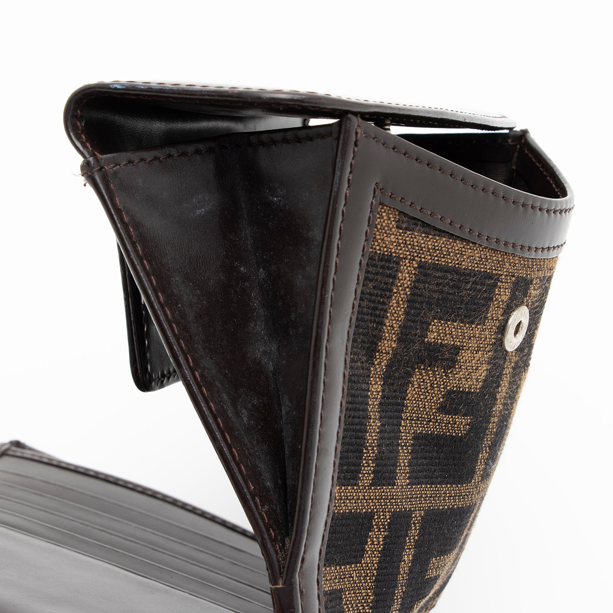 Fendi Vintage Zucca Compact Wallet (SHF-Nzxwj2)