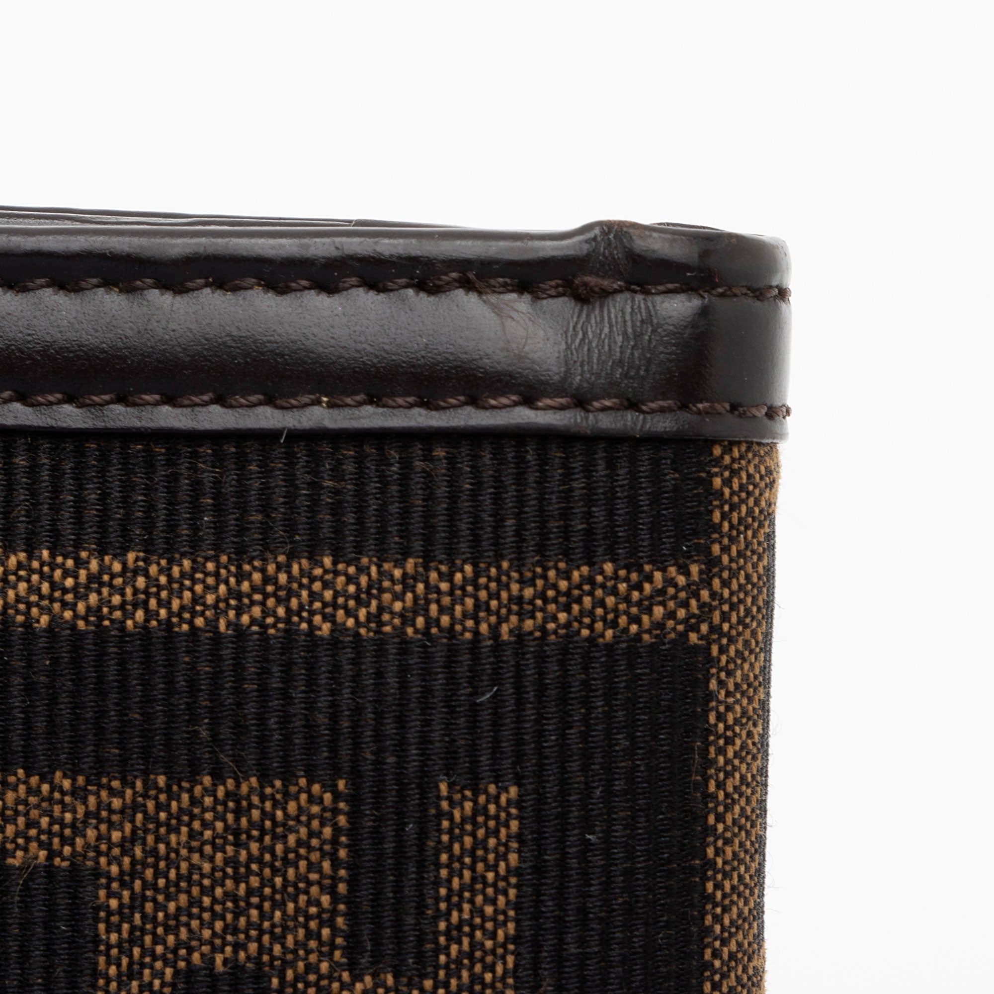 Fendi Vintage Zucca Compact Wallet (SHF-Nzxwj2)