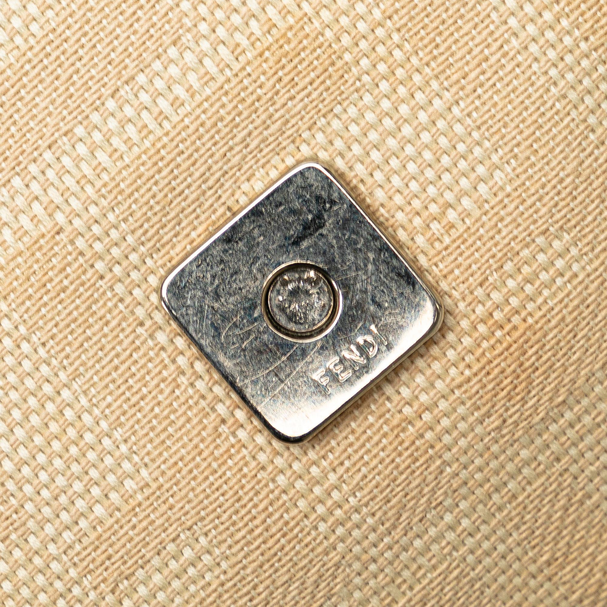 Fendi Zucca Canvas Baguette (SHG-NT8ZQs)