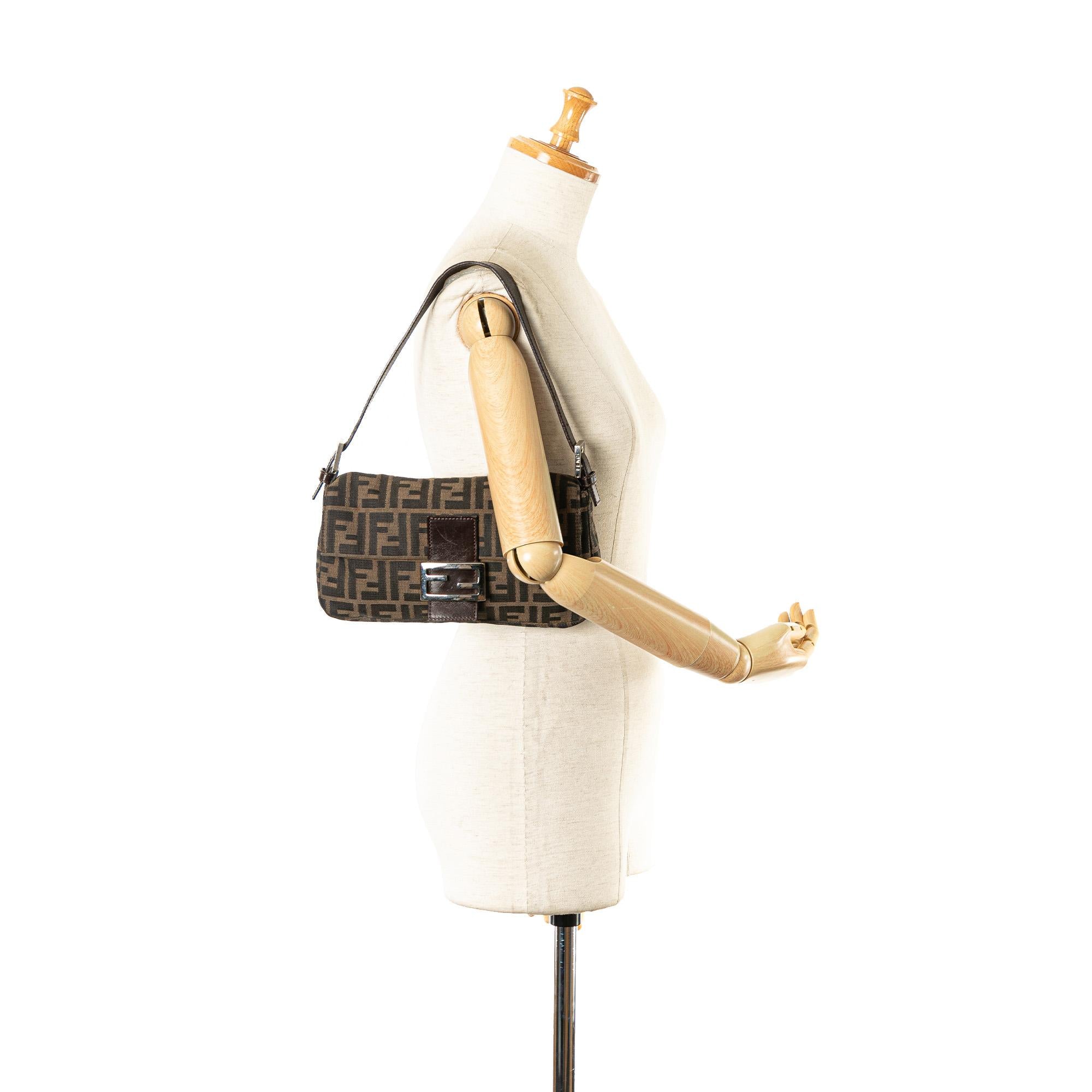 Fendi Zucca Canvas Baguette (SHG-gVALkA)