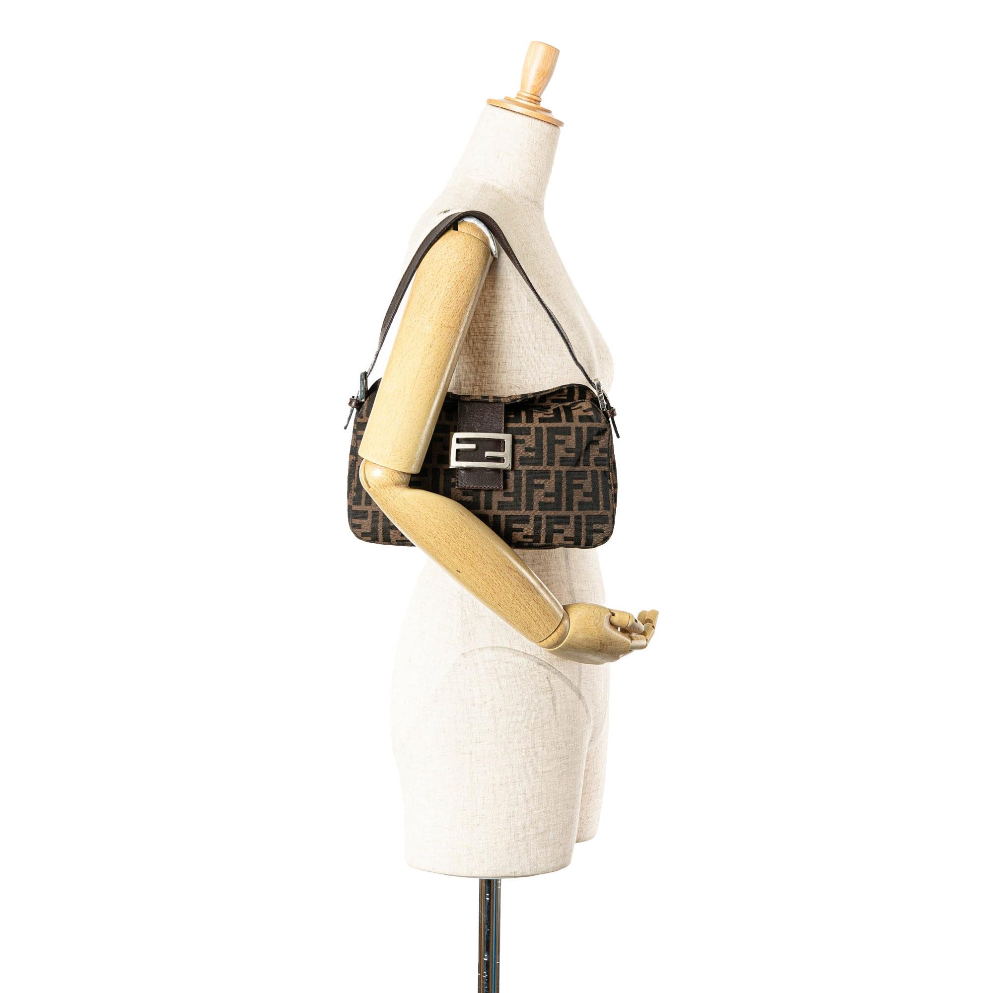 Fendi Zucca Canvas Double Flap Shoulder Bag (SHG-jvqpSt)