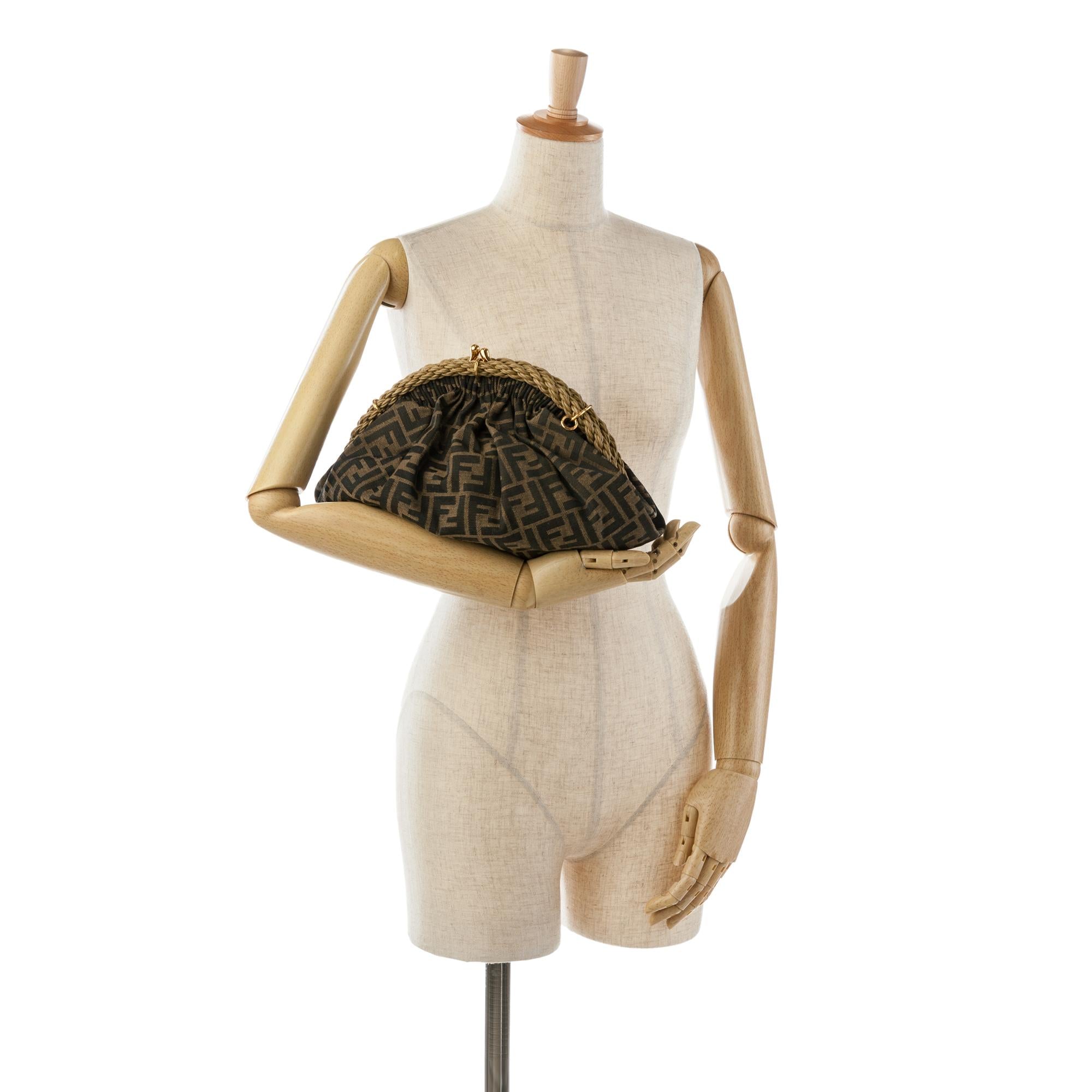 Fendi Zucca Canvas Shell Clutch (SHG-EBnBJ0)