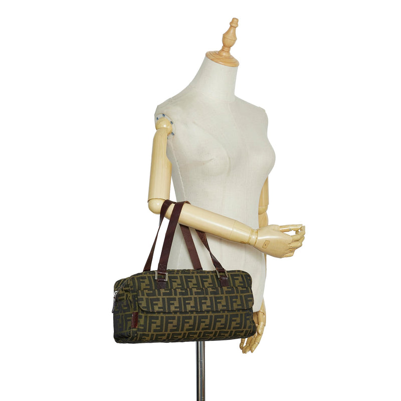 Fendi Zucca Canvas Shoulder Bag (SHG-x2dtKP)