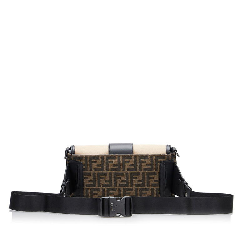 Fendi Zucca Convertible Belt Bag (SHG-puMwVP)