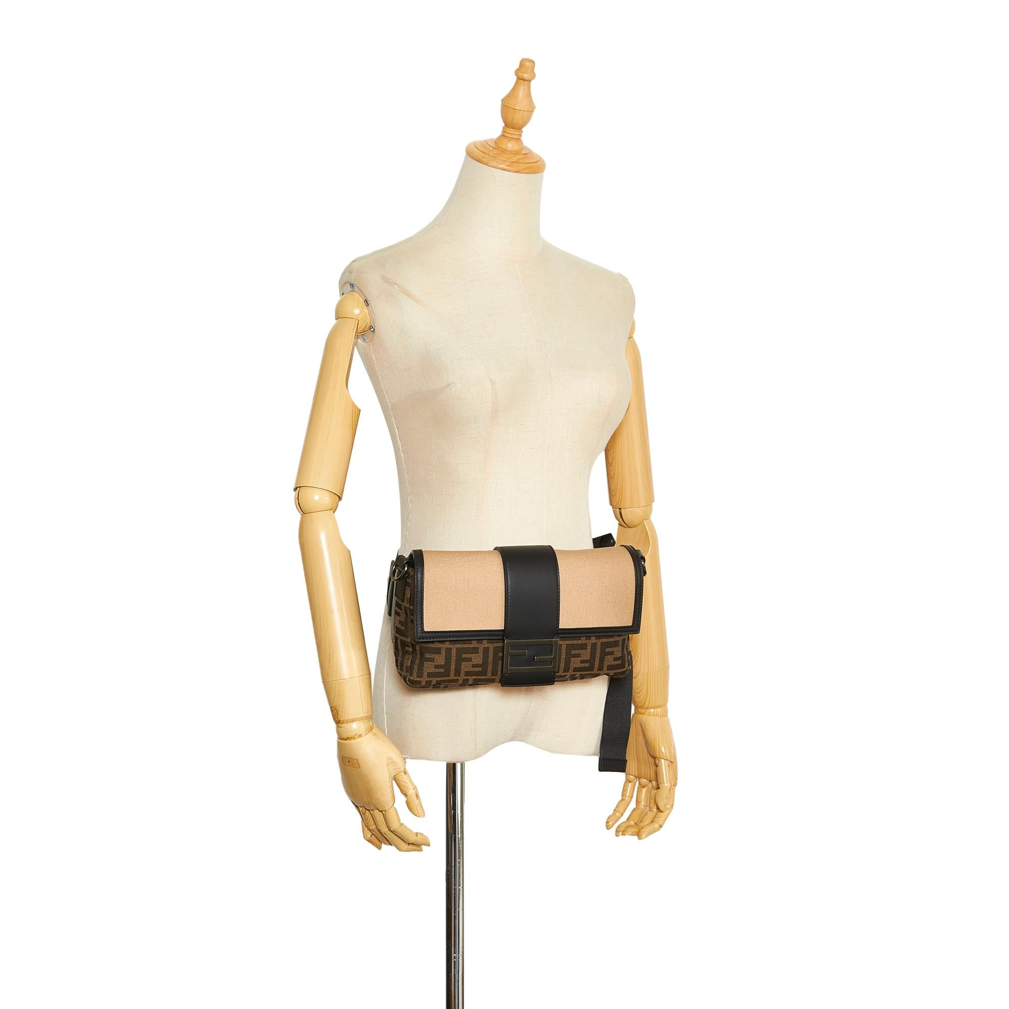 Fendi Zucca Convertible Belt Bag (SHG-puMwVP)