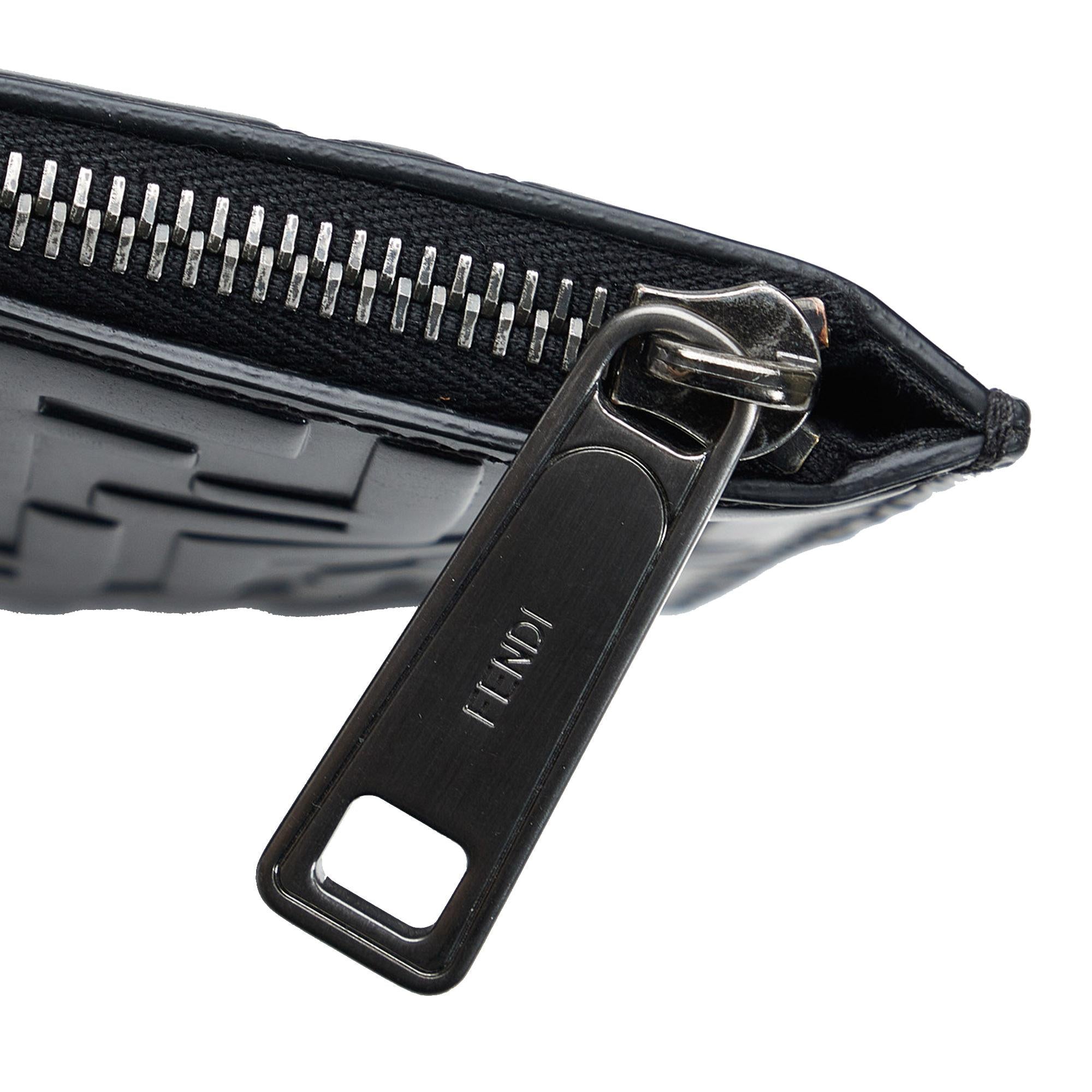 Fendi Zucca Embossed Zip Pouch (SHG-ocVOj7)