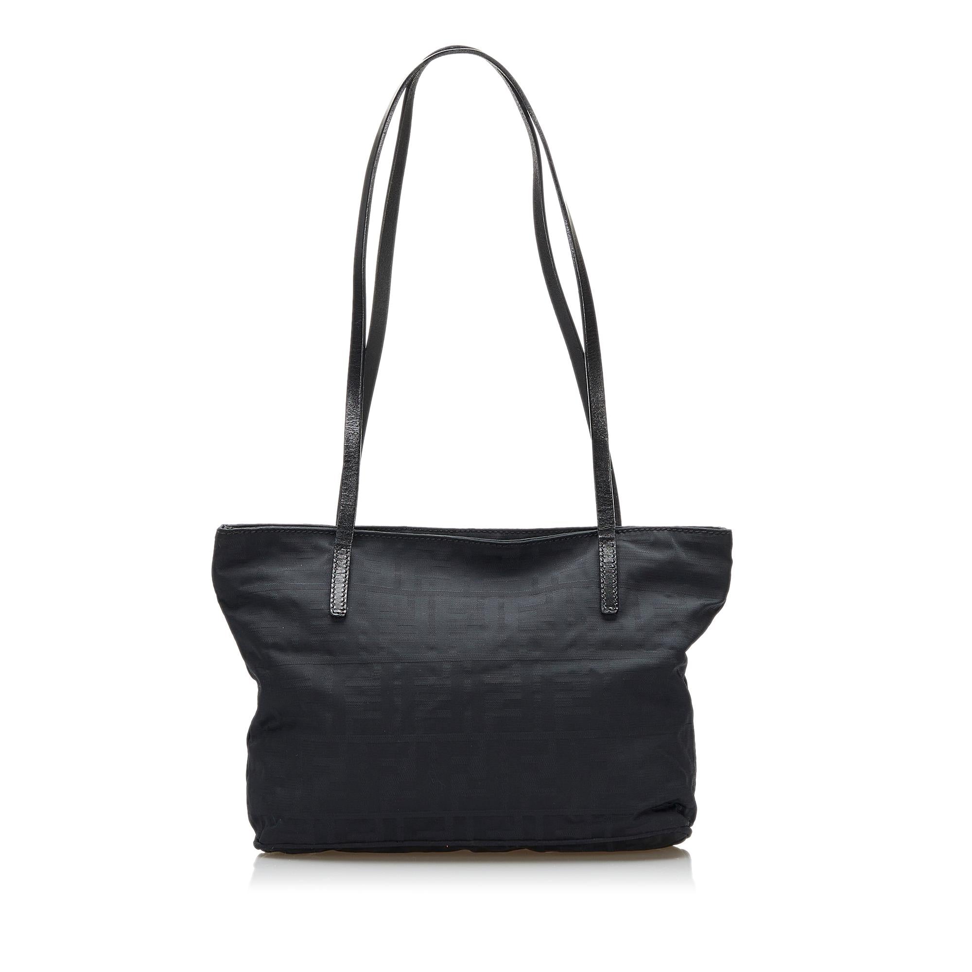 Fendi Zucca Shoulder Bag (SHG-OCSRIj)