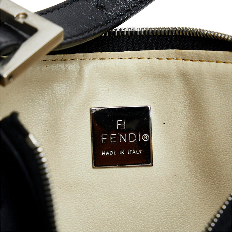 Fendi Zucca Shoulder Bag (SHG-un5i0c)