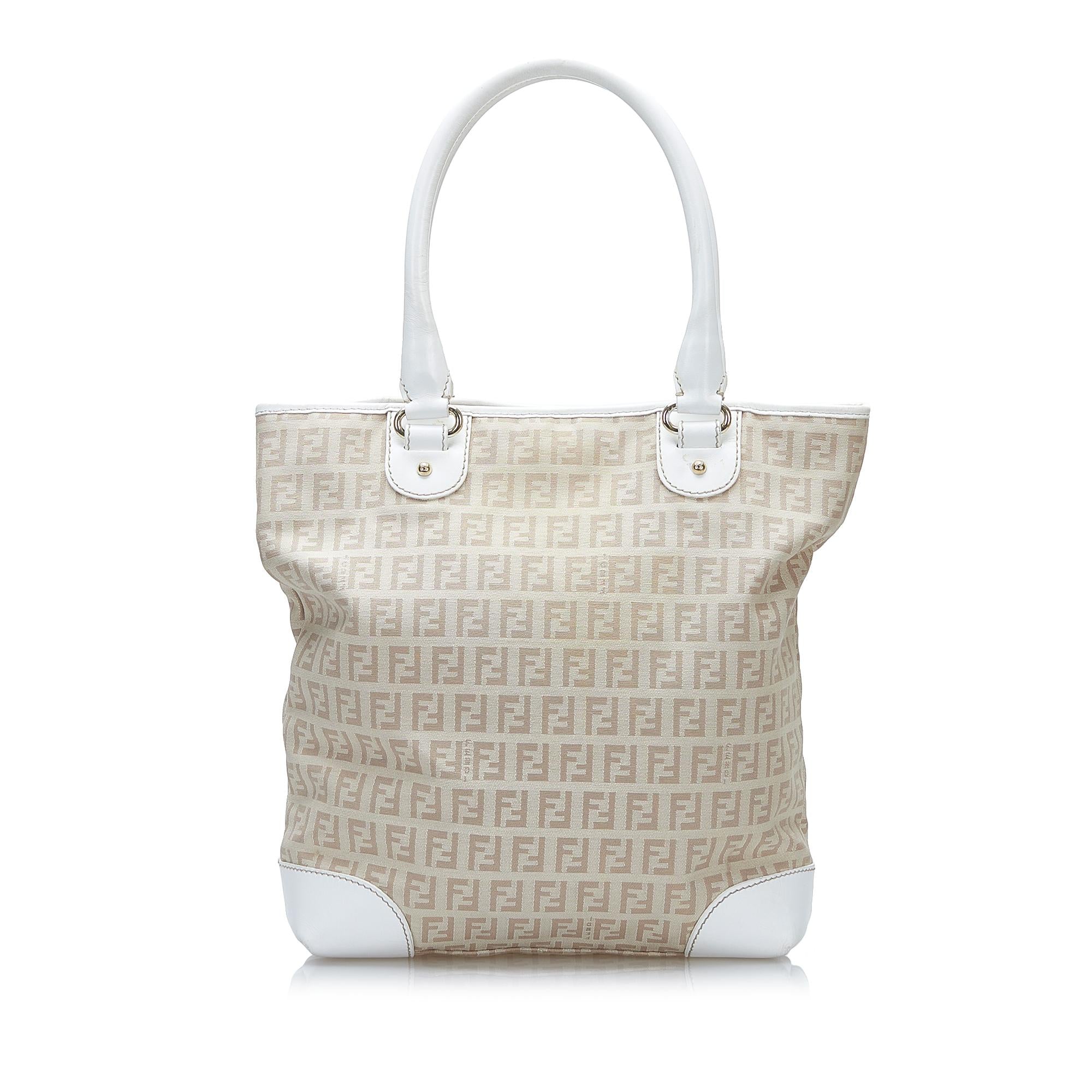 Fendi Zucchino Leather Trimmed Tote (SHG-LoktiJ)