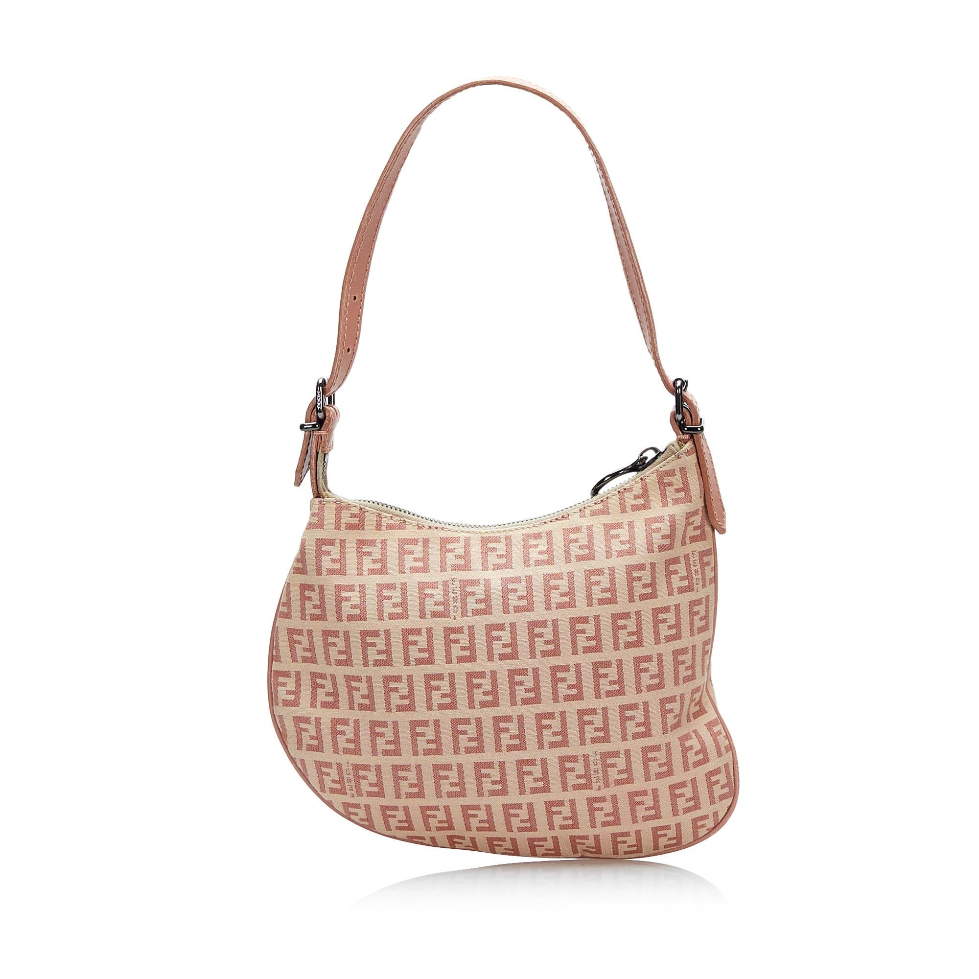 FENDIバッグ FWRD Renew Fendi Zucchino Mama Baguette Shoulder Bag in Black