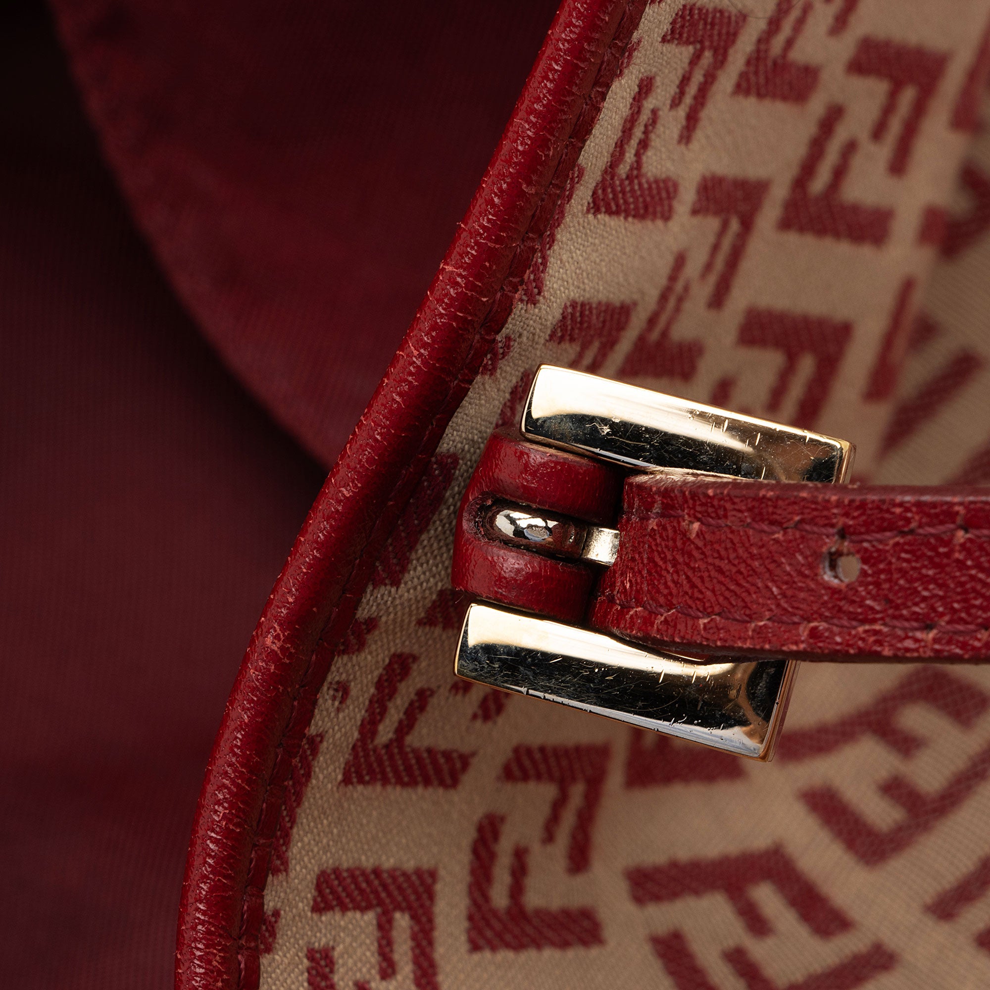 Fendi Zucchino Roll Tote (SHF-oTfht9)