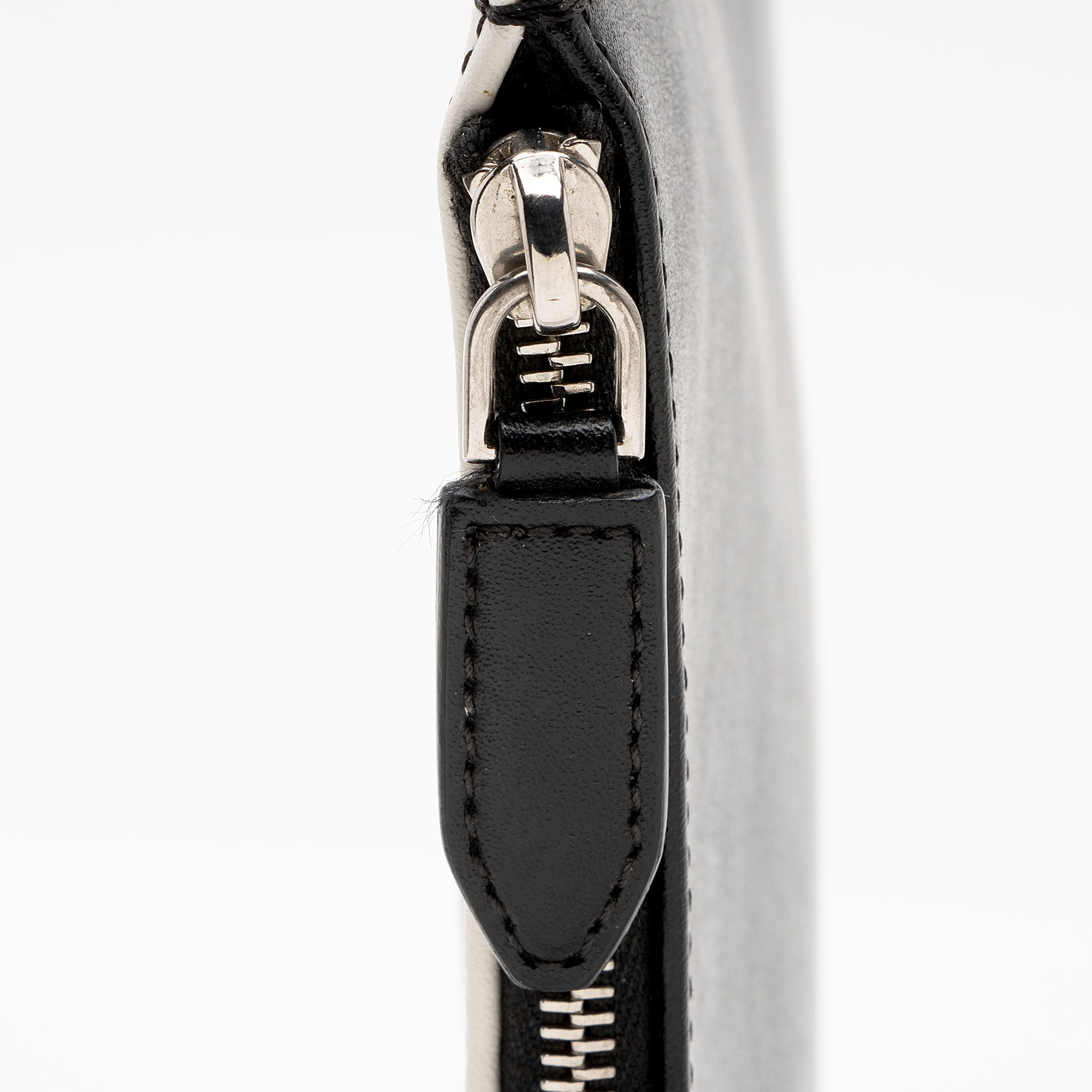 Givenchy Brogue Leather Antigona Zip Pouch (SHF-2iBJP6)