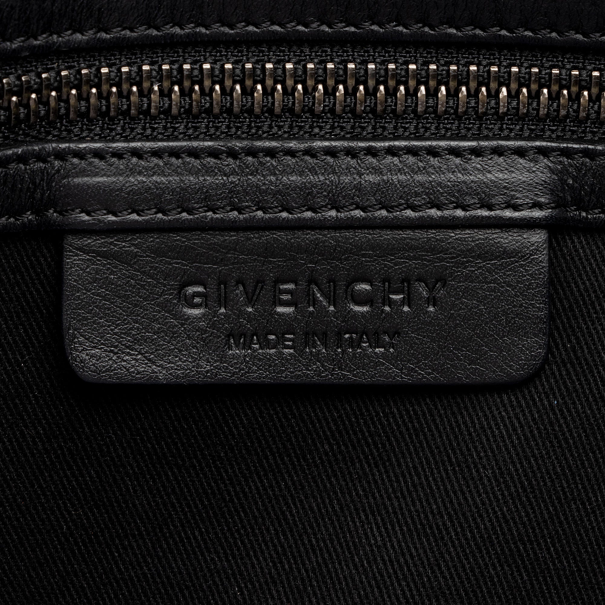 Givenchy Calfskin 3D Antigona Medium Satchel (SHF-O2REwL)