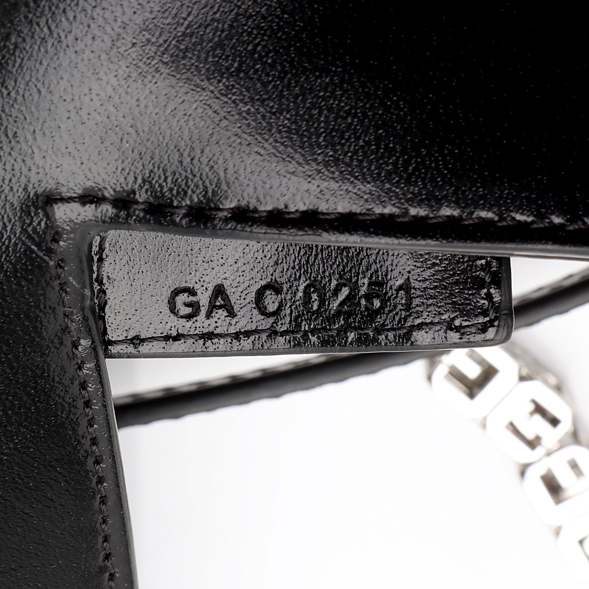Givenchy Calfskin Cut Out Mini G Cube Chain Bag (SHF-AOJysH)
