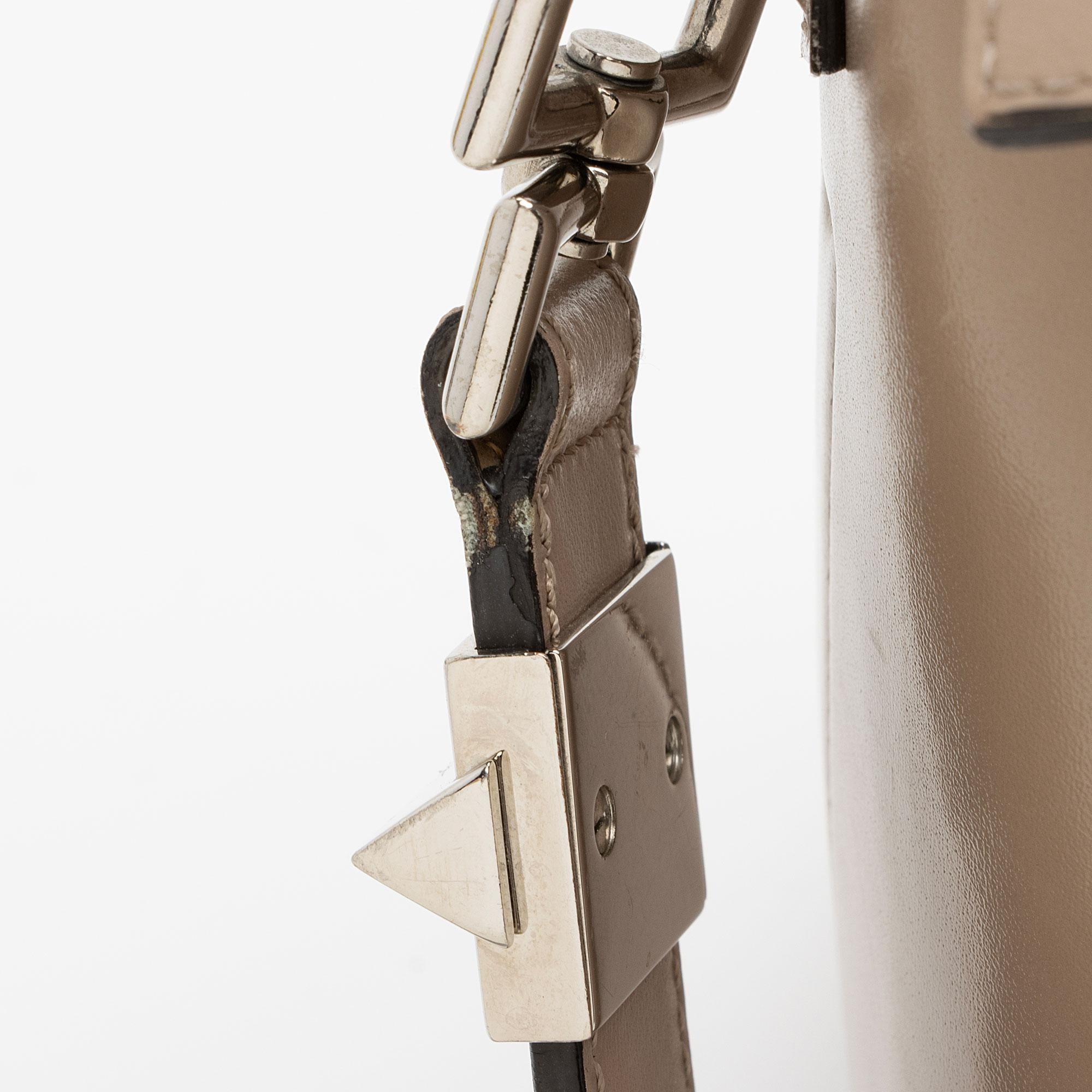 Givenchy Glazed Leather Antigona Small Satchel (SHF-Tf0lMp)