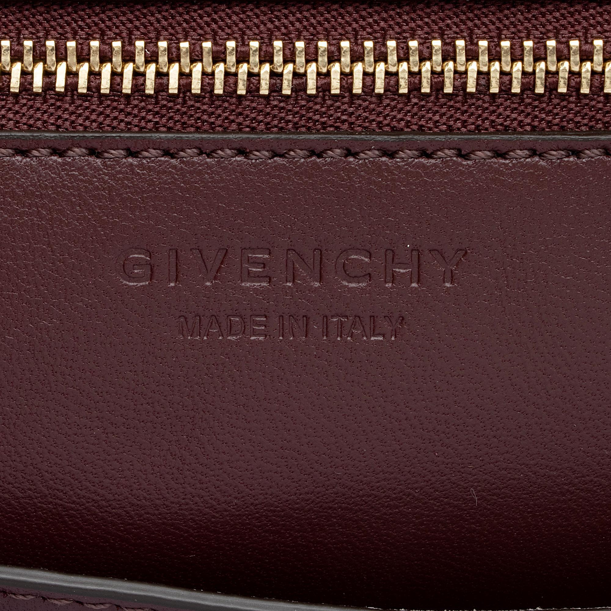Givenchy Leather Mystic Small Shoulder Bag (SHF-4XvncD)