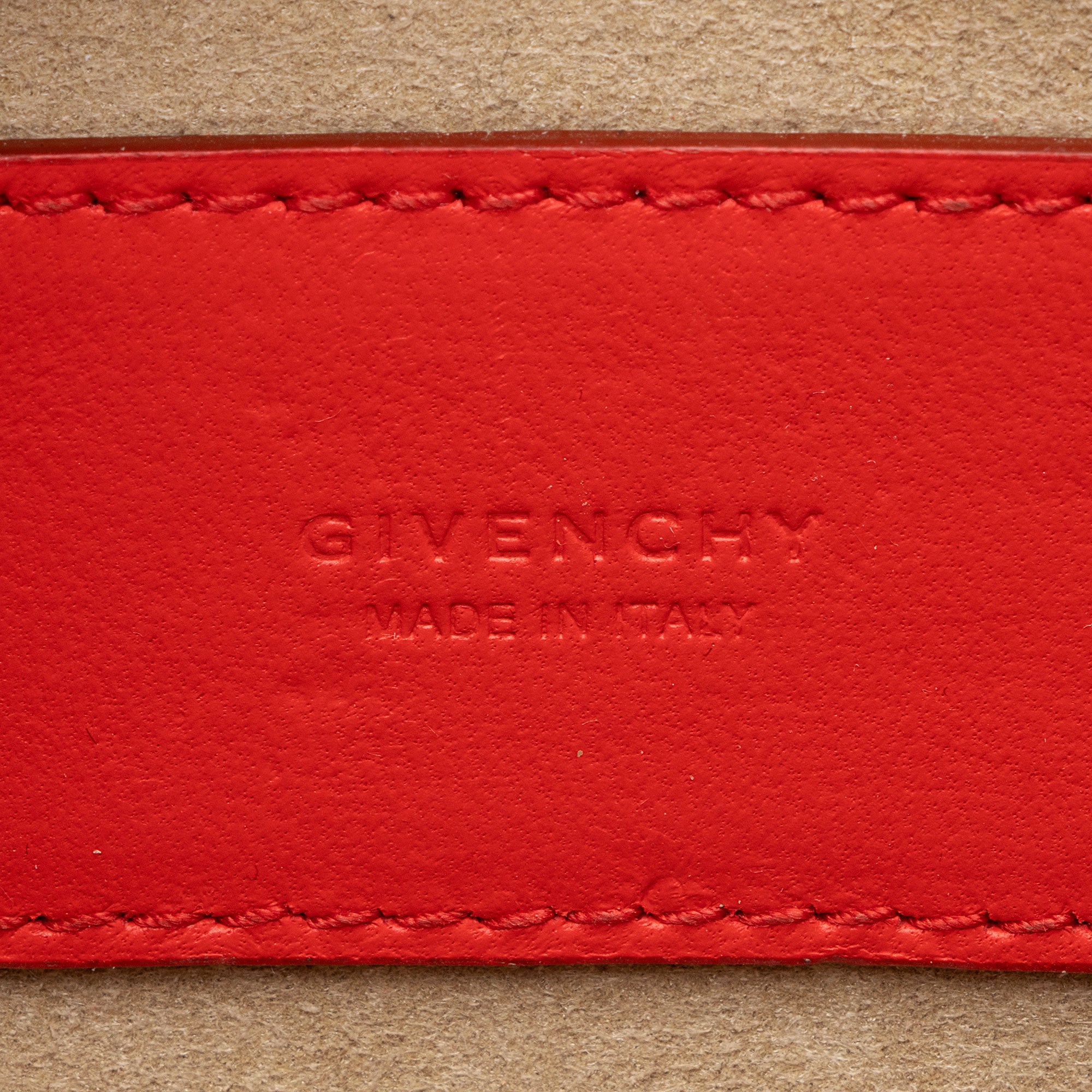 Givenchy Quilted Goatskin GV3 Pocket Mini Convertible Pouch (SHF-c5S4al)