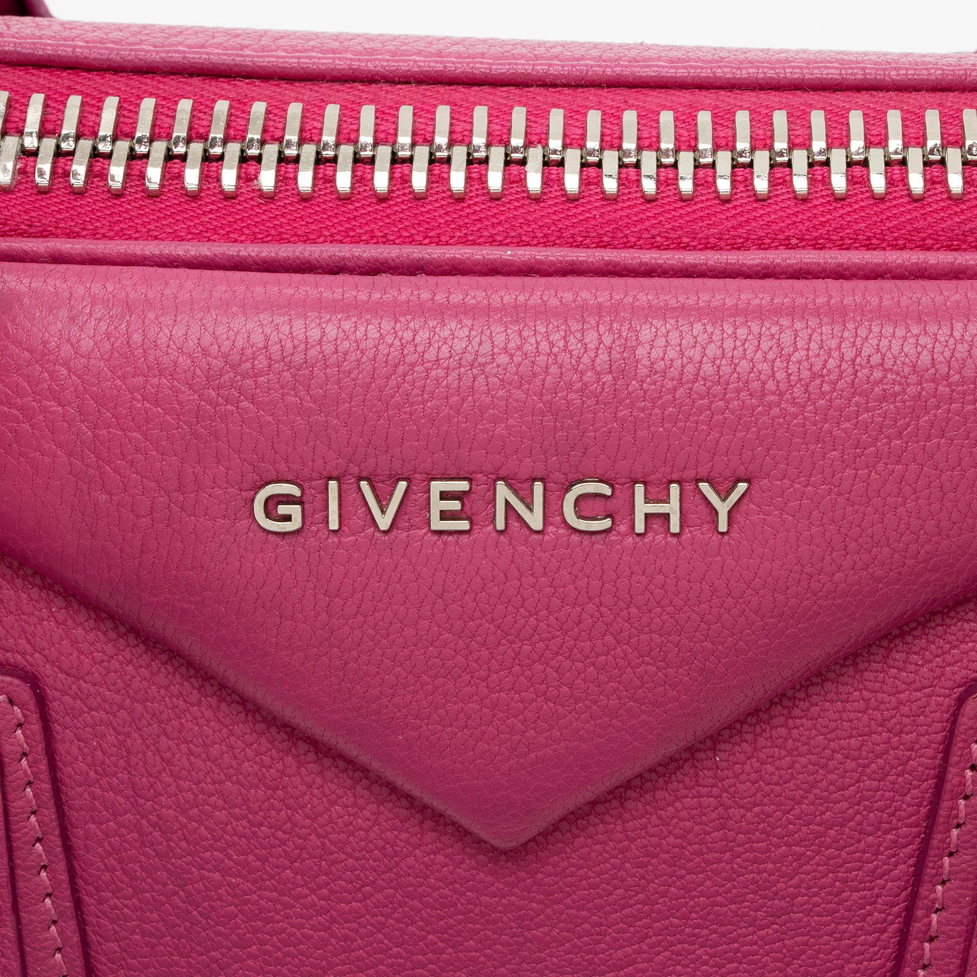 Givenchy Sugar Goatskin Antigona Small Satchel (SHF-NNic62)