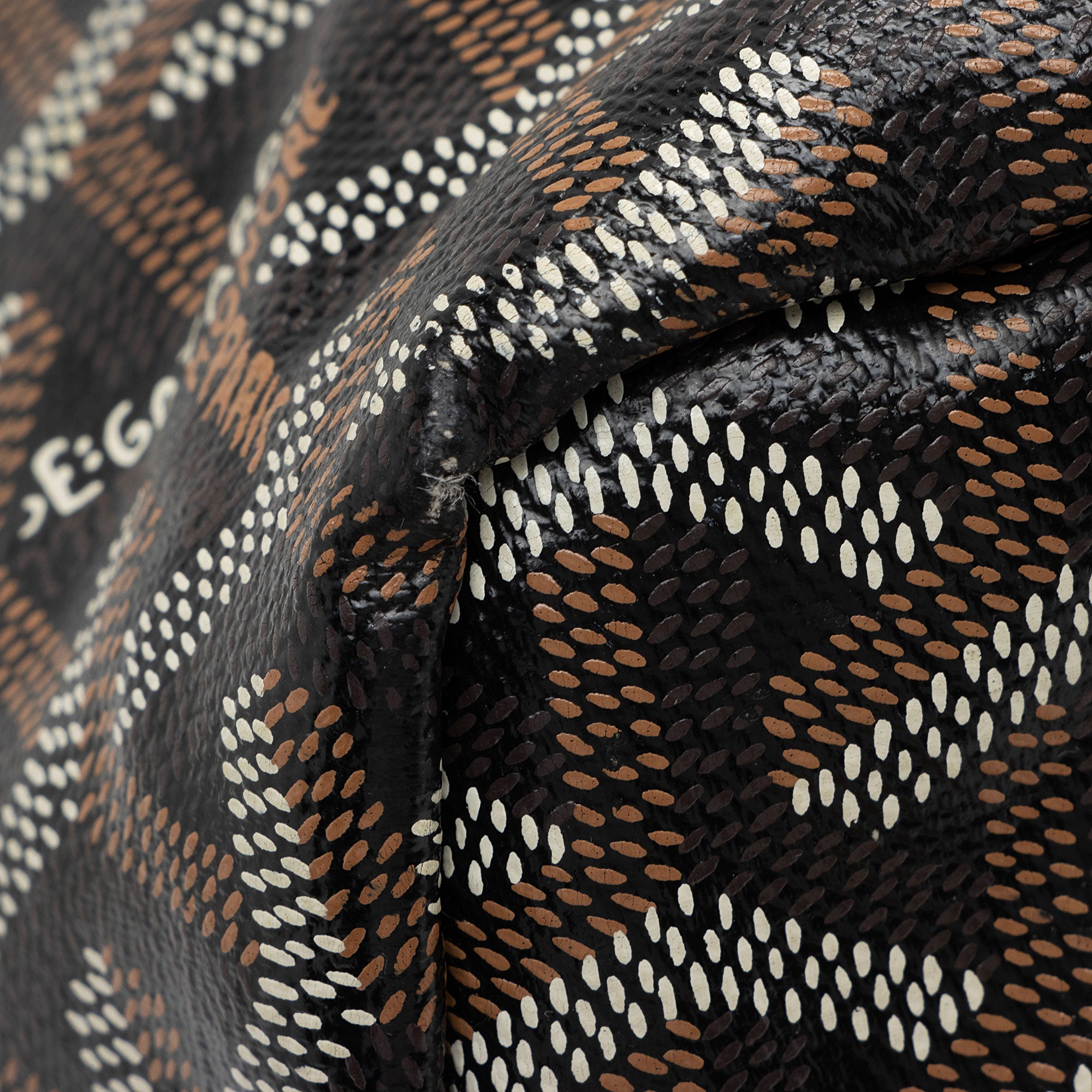 Goyard Goyardine Canvas St. Louis PM Tote (SHF-YjJqCy)