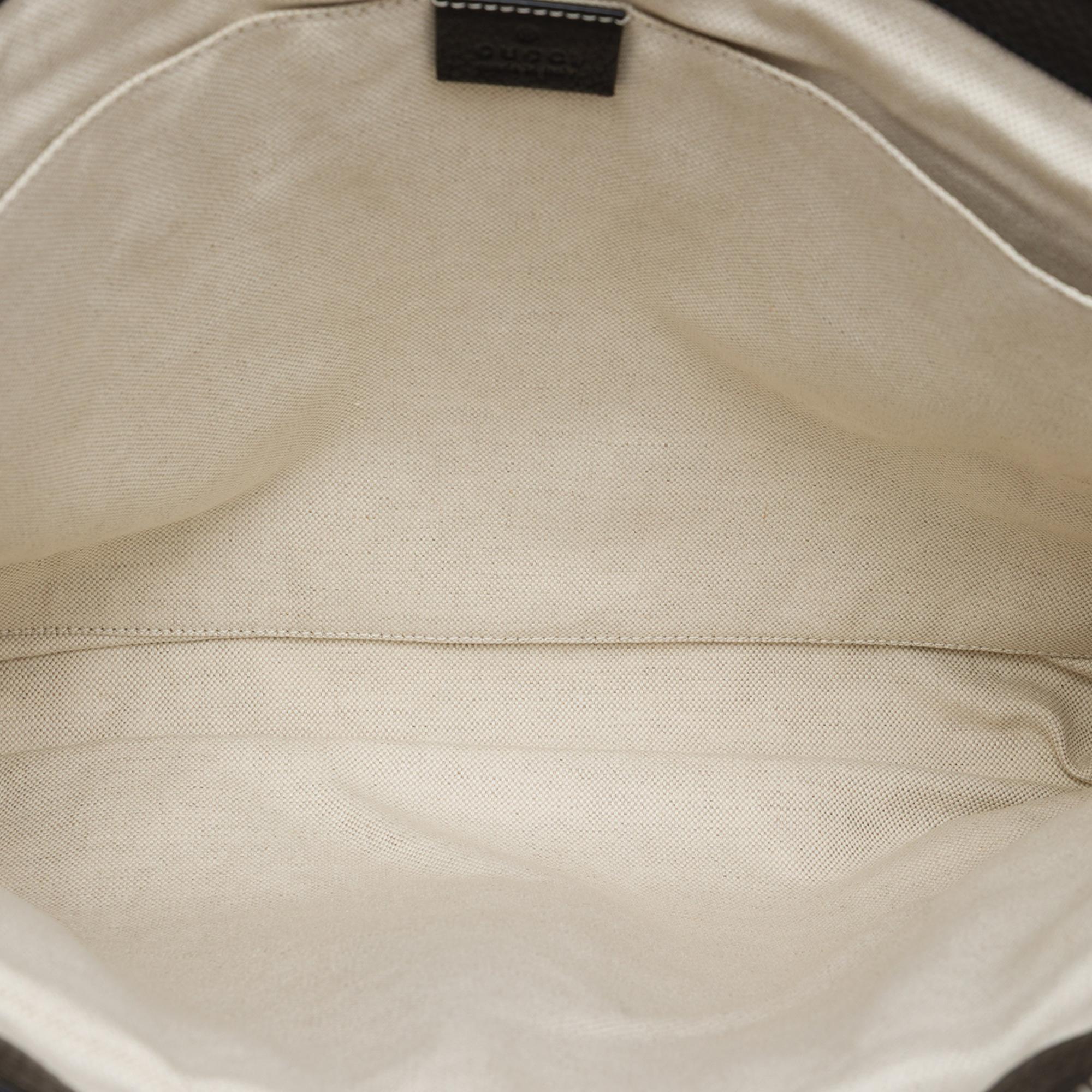Gucci Calfskin Soho Clutch