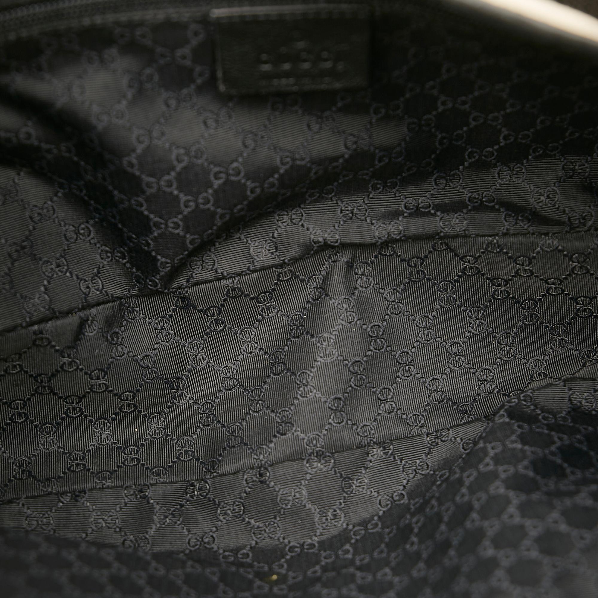 Gucci Canvas Shoulder Bag (SHG-31646)