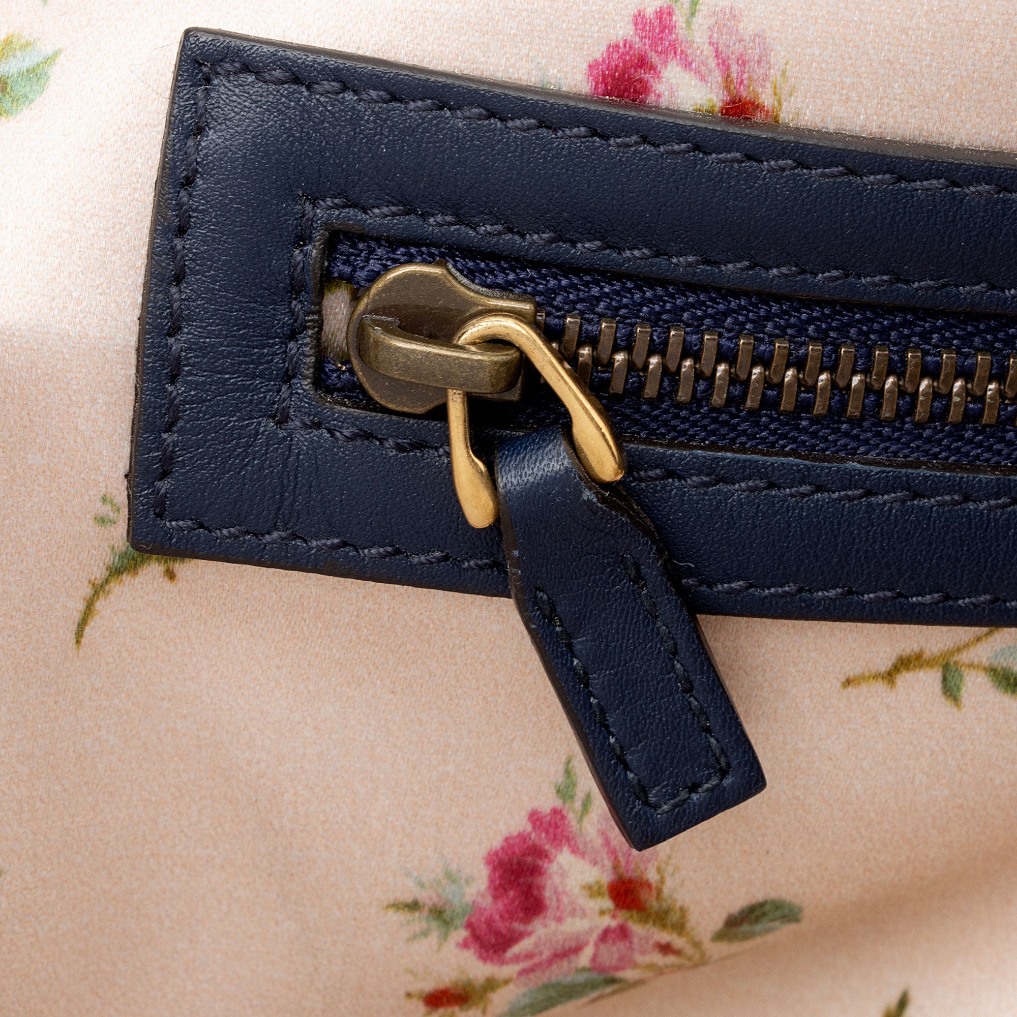 GUCCI パールGGマーモント　デニムバッグ GUCCI GG Marmont Light Blue Denim Leather Pearls Shoulder Bag Tote