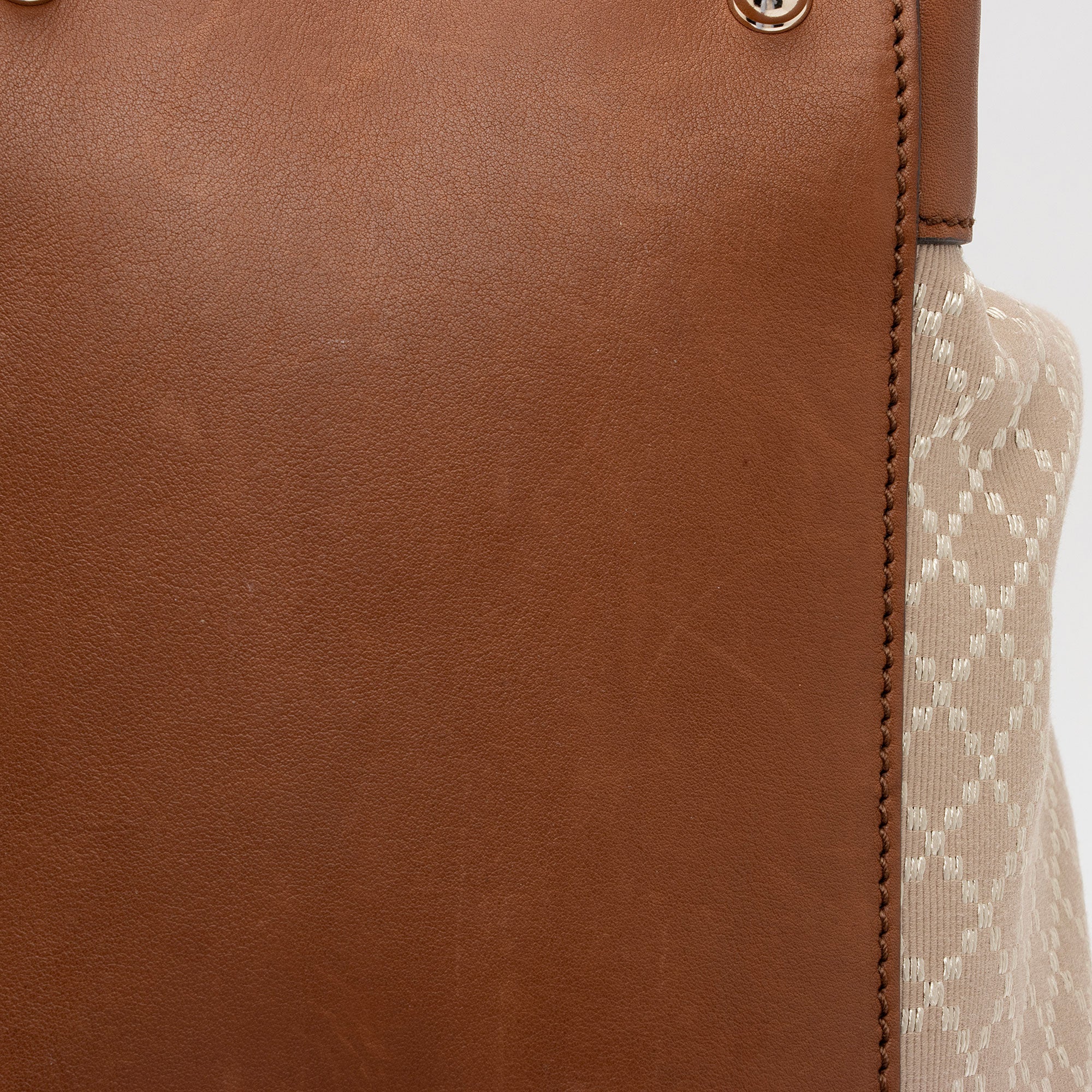 Gucci Diamante Canvas Eva Large Tote (SHF-unJCx2)