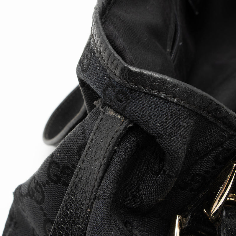 Gucci GG Canvas Abbey Medium Shoulder Bag (SHF-ZLaHNZ)