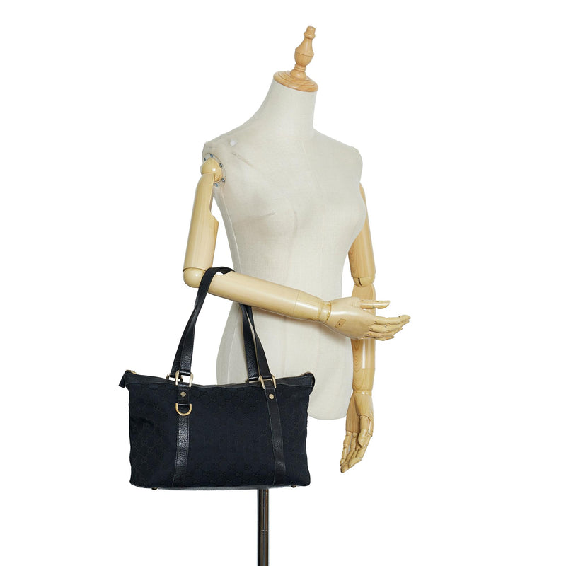 Gucci GG Canvas Abbey Shoulder Bag (SHG-hbqitq)