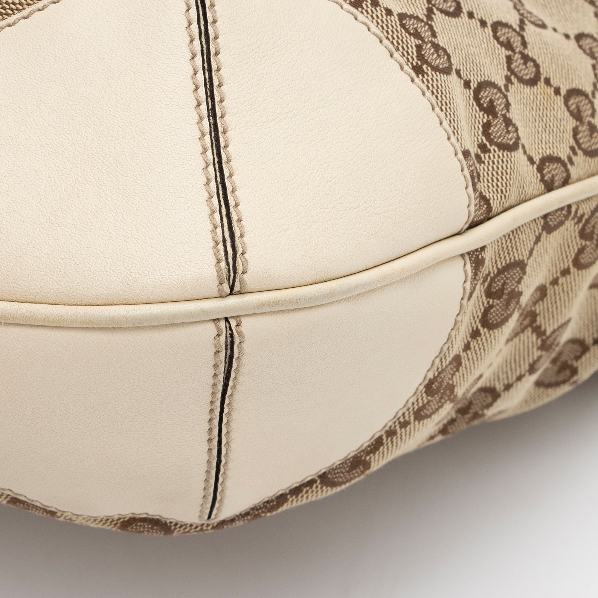 Gucci GG Canvas Bamboo Peggy Shoulder Bag (SHF-Ygbm96)