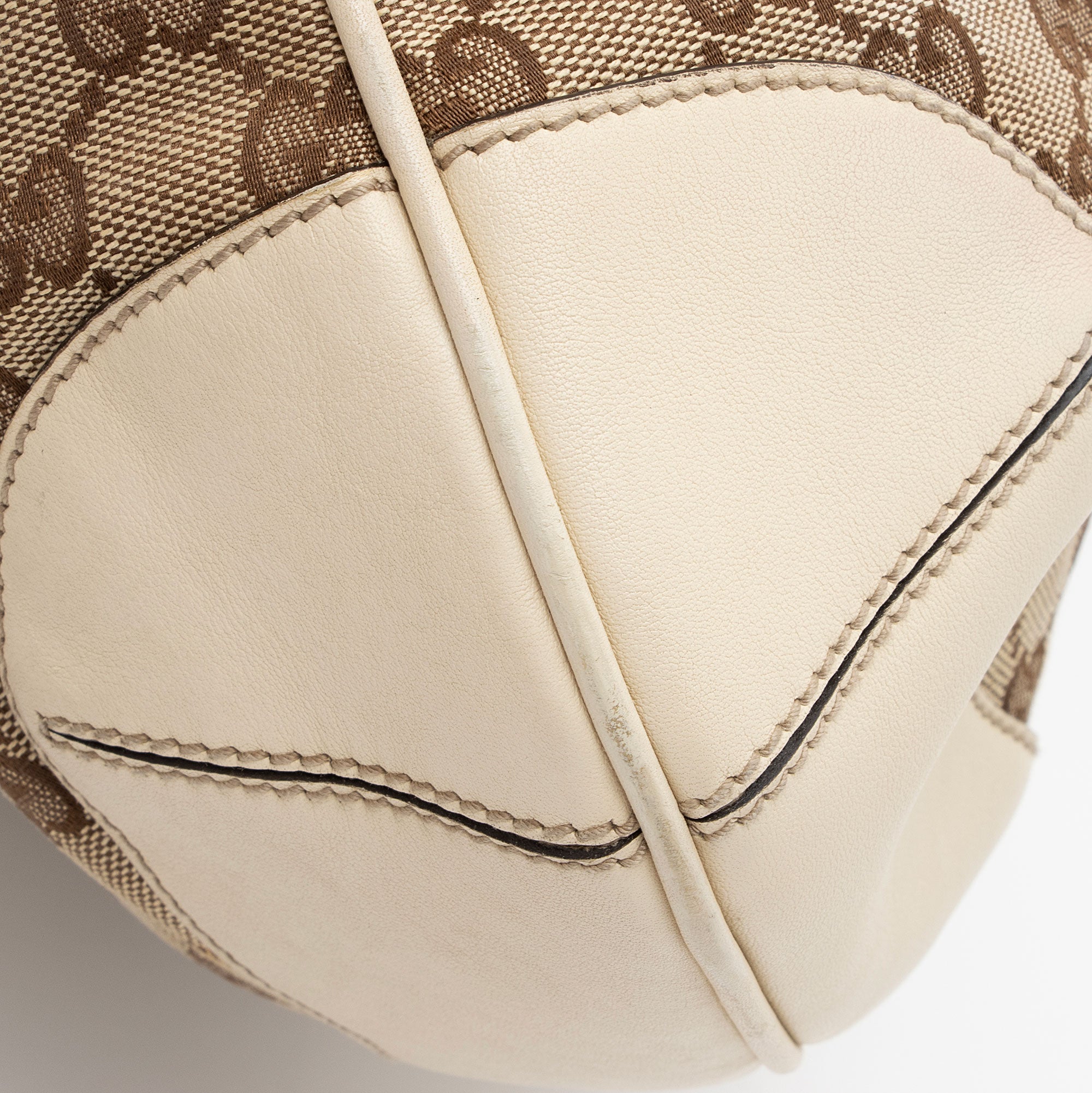 Gucci GG Canvas Bamboo Peggy Shoulder Bag (SHF-Ygbm96)