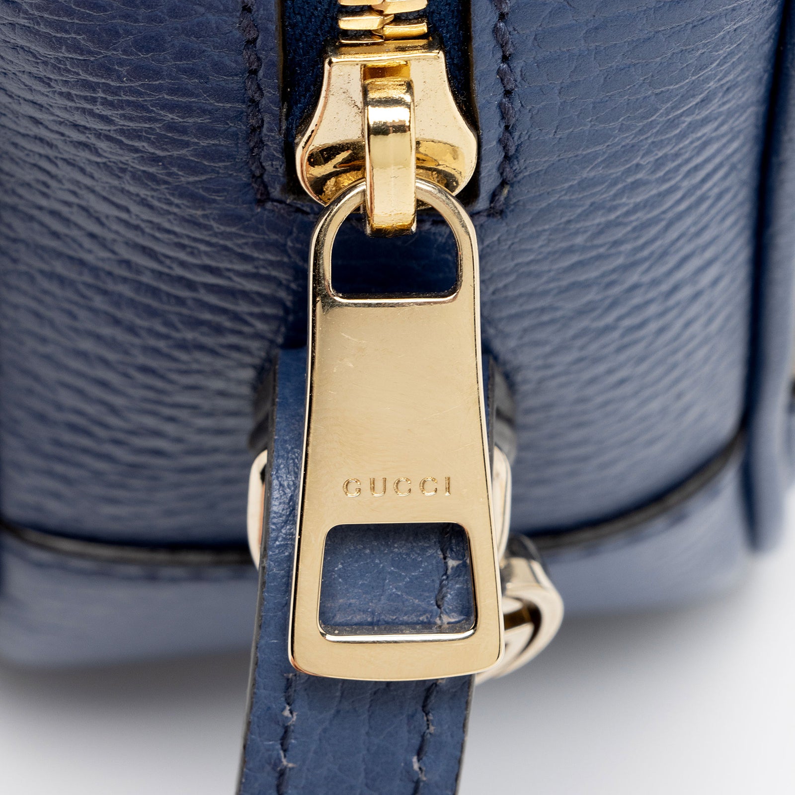 Gucci bree mini messenger online