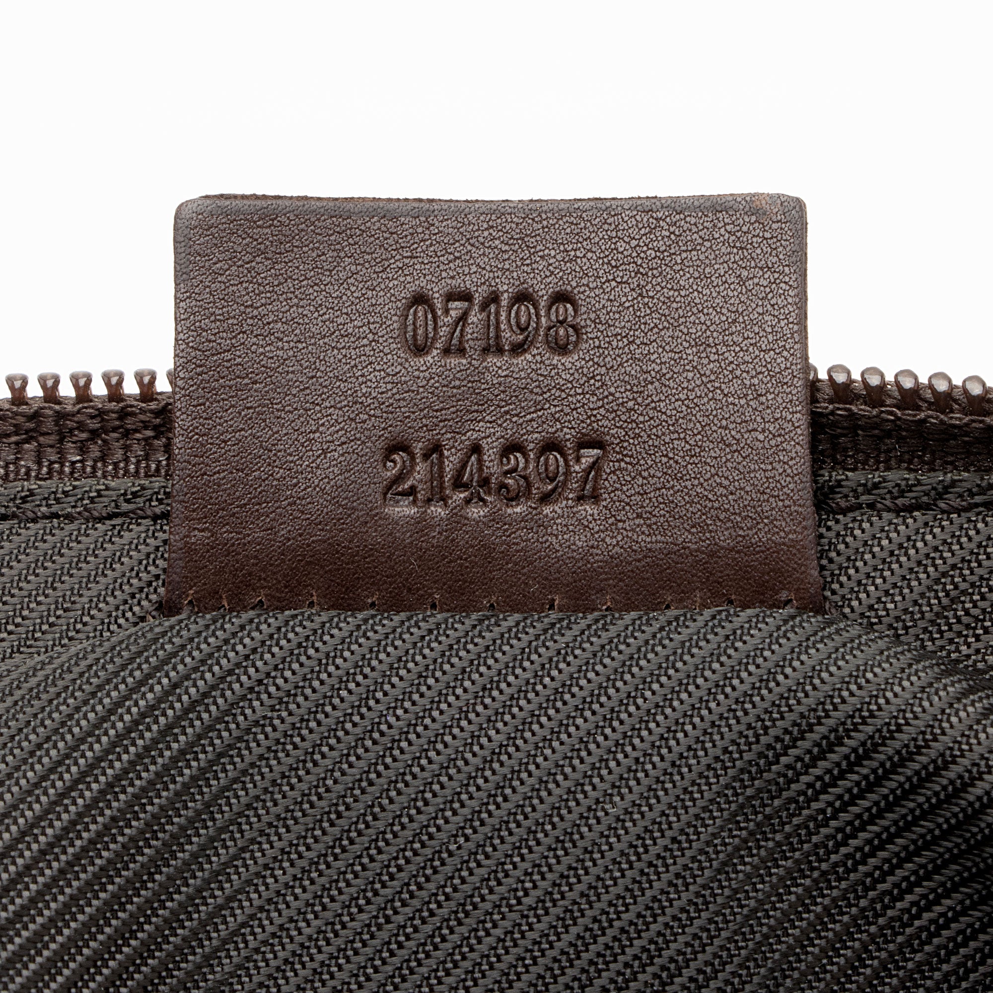 Gucci GG Canvas Classic Pochette (SHF-jRMlTd)