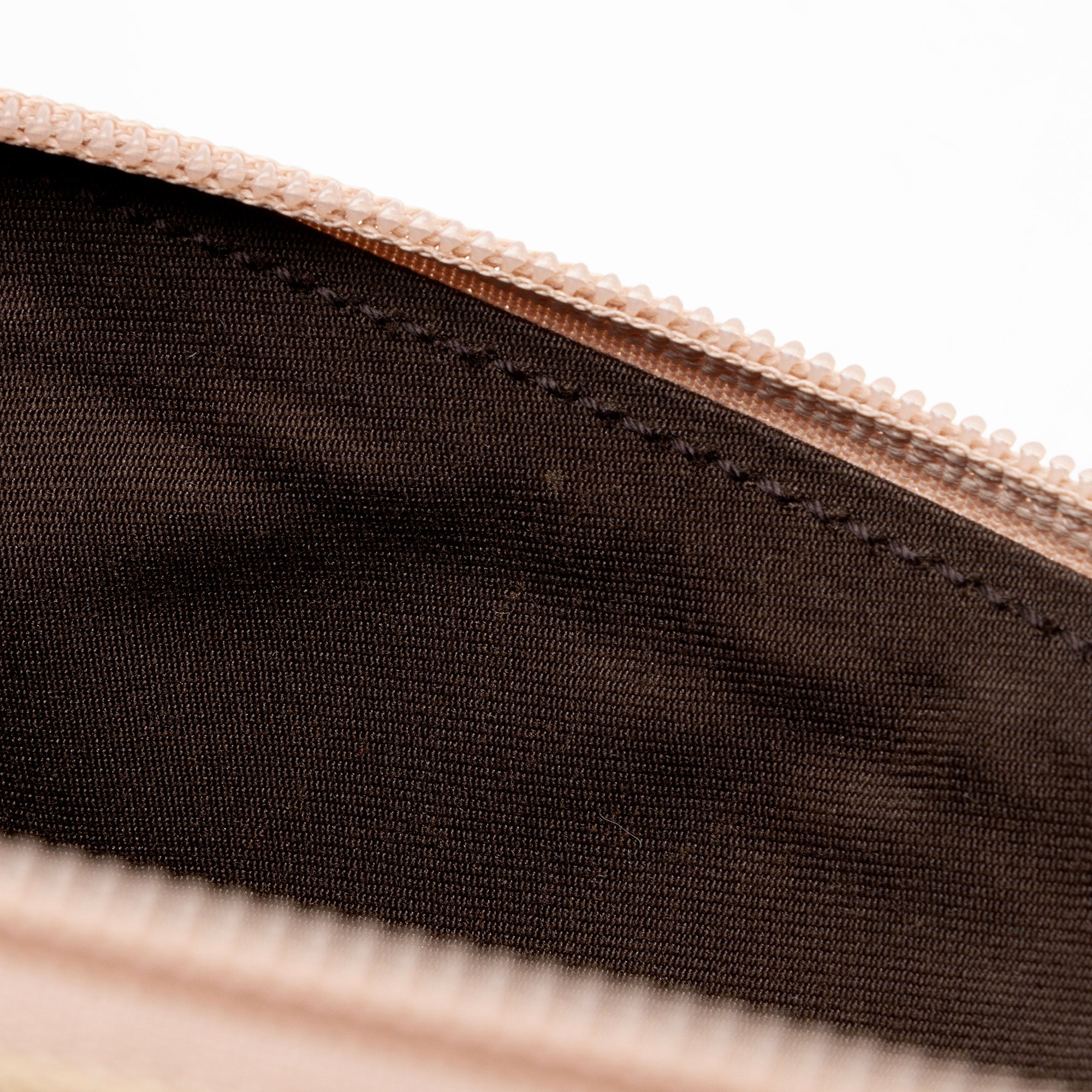 Gucci GG Canvas Classic Pochette