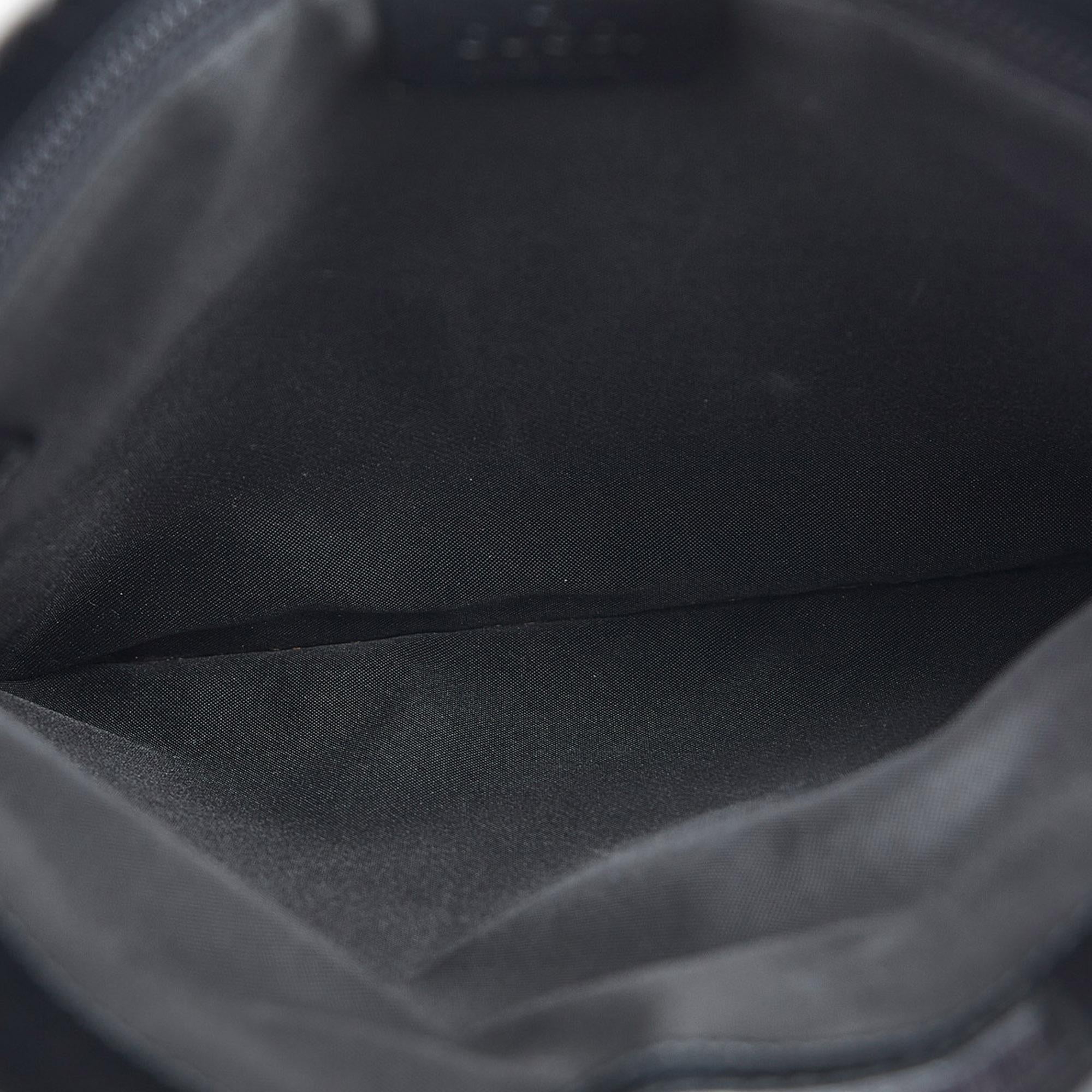 Gucci GG Canvas Crossbody Bag (SHG-geVOhx)