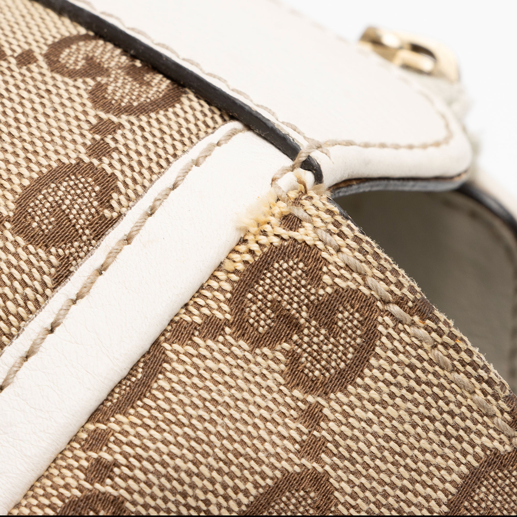 Gucci GG Canvas D Ring Zip Tote (SHF-E9HvFQ)