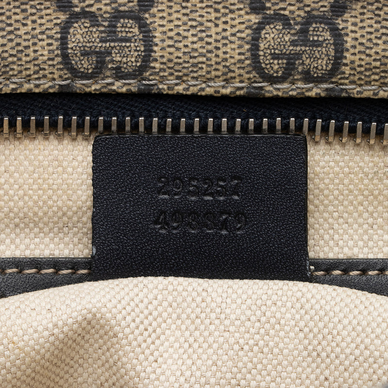 Gucci GG Canvas Flat Messenger Bag (SHF-KV7N6r)