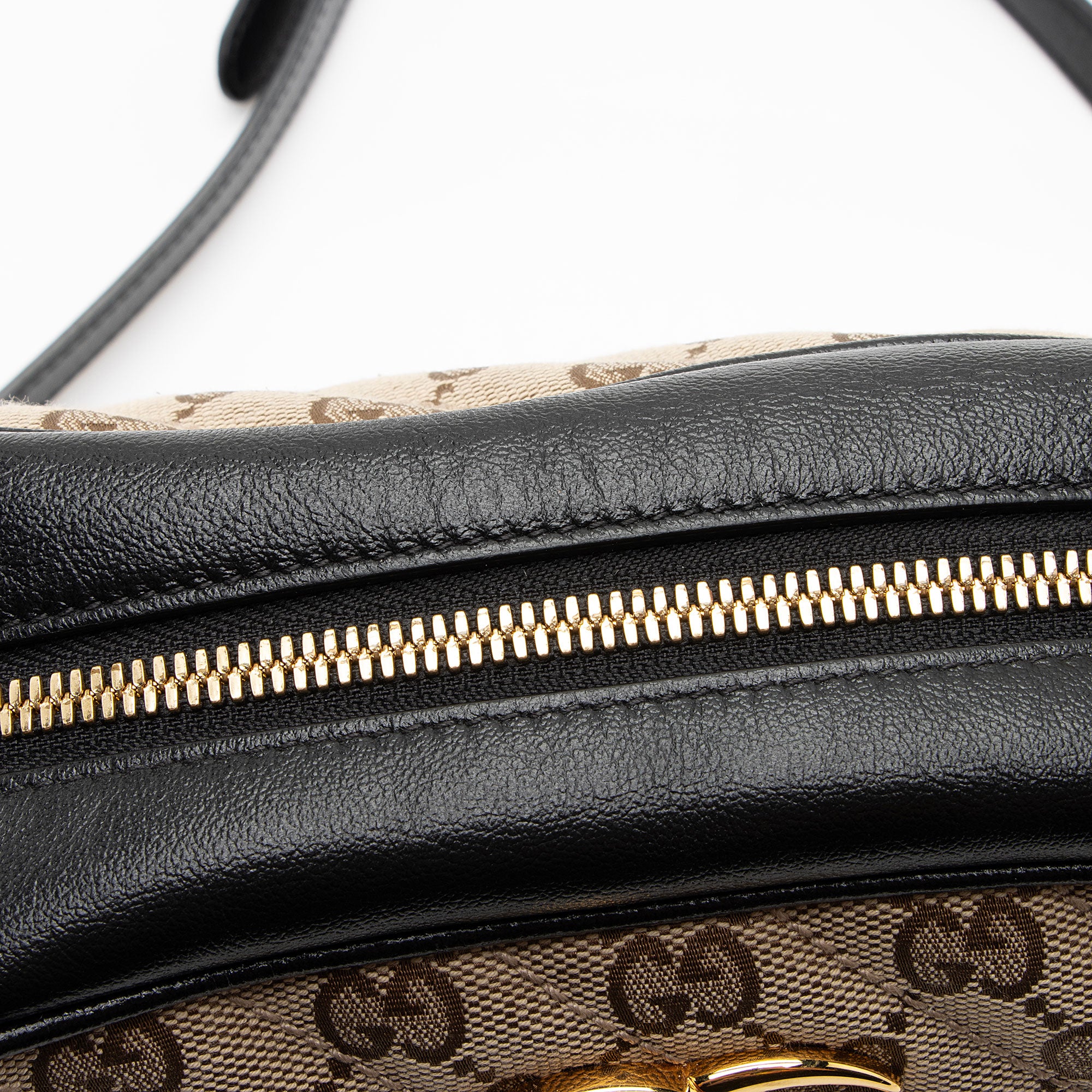 Gucci GG Canvas GG Marmont Small Shoulder Bag (SHF-vFaifH)