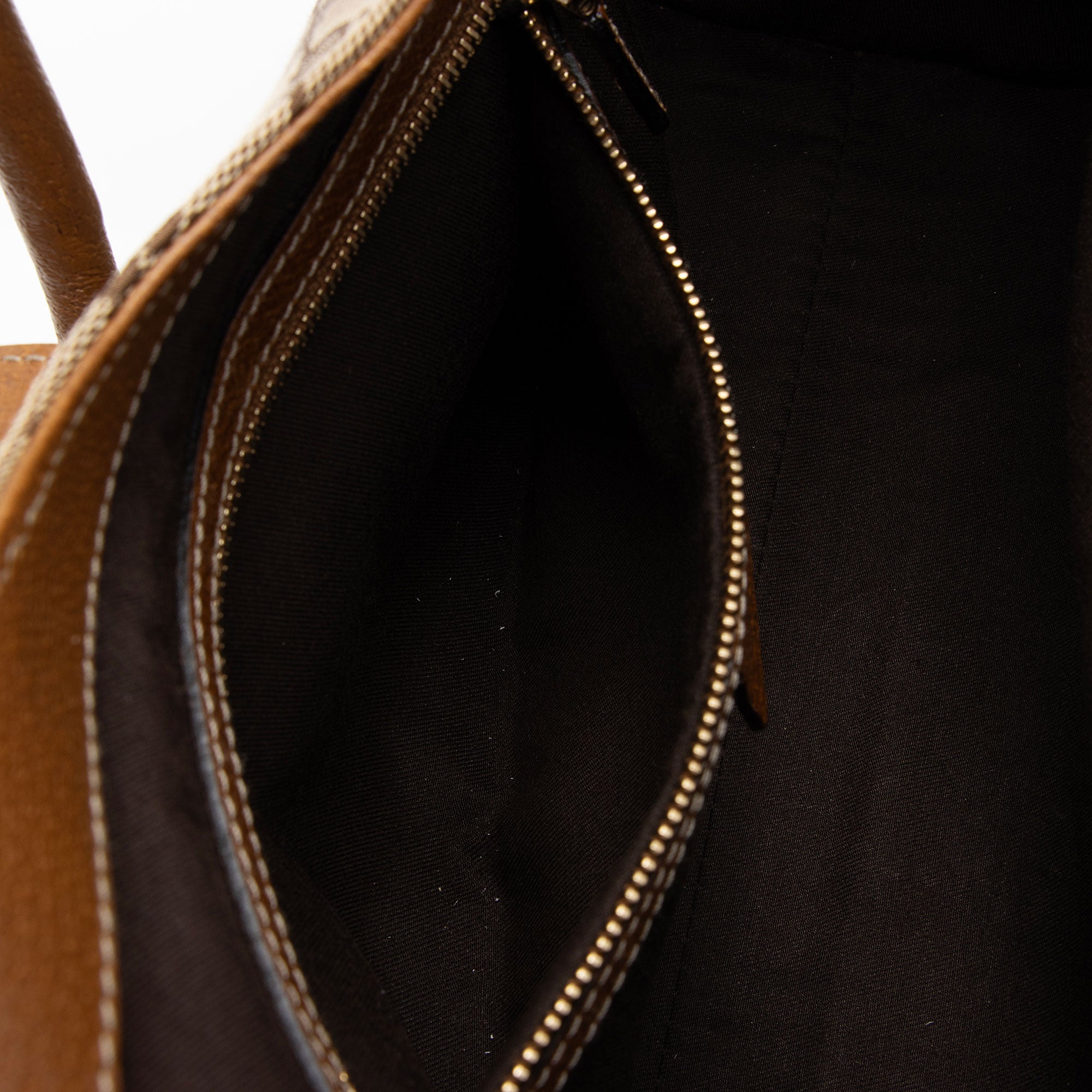 Gucci GG Canvas Nailhead Bardot Shoulder Bag (SHF-cXQEhI)