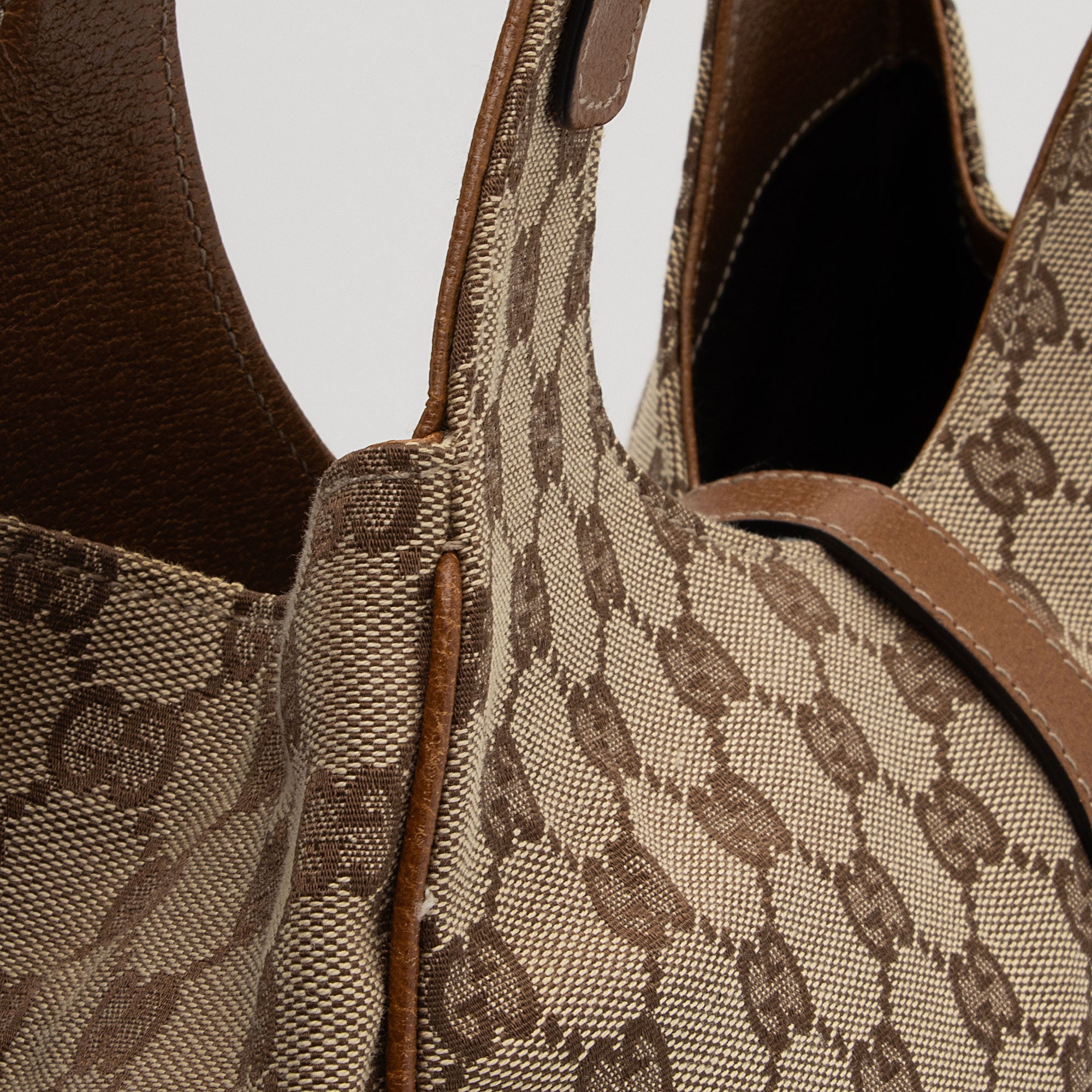 Gucci GG Canvas Nailhead Bardot Shoulder Bag (SHF-cXQEhI)