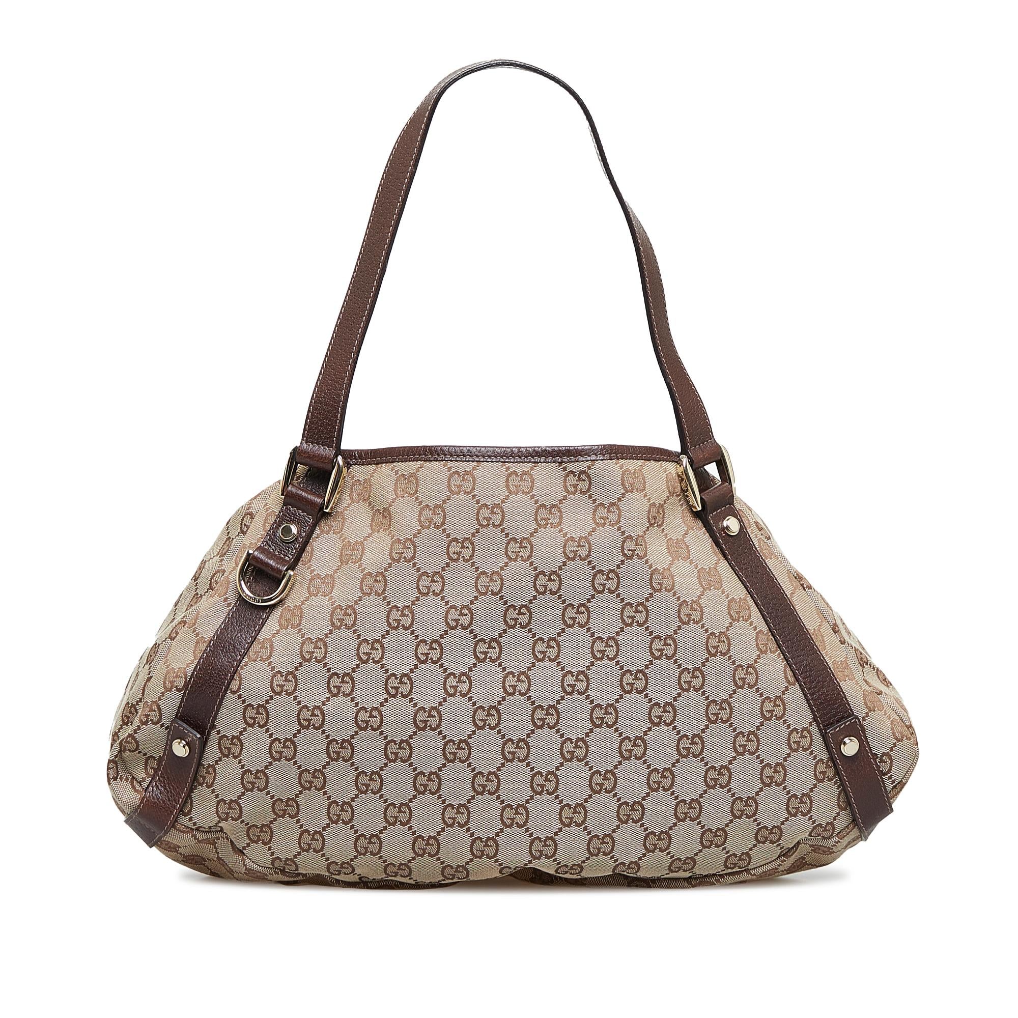 Gucci GG Canvas Pelham Shoulder Bag (SHG-ZEcu1Y)