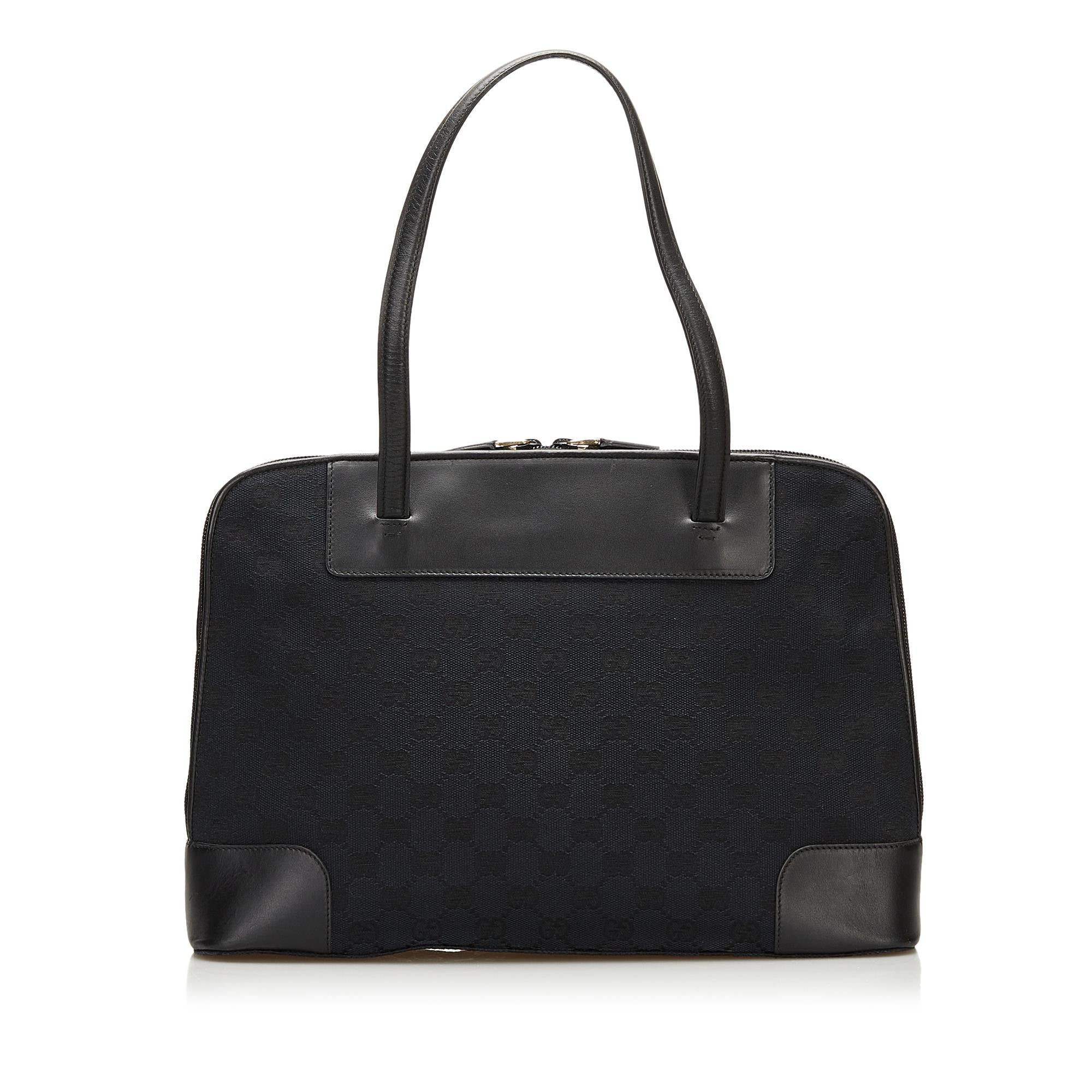 Gucci GG Canvas Shoulder Bag (SHG-A8NpEi)