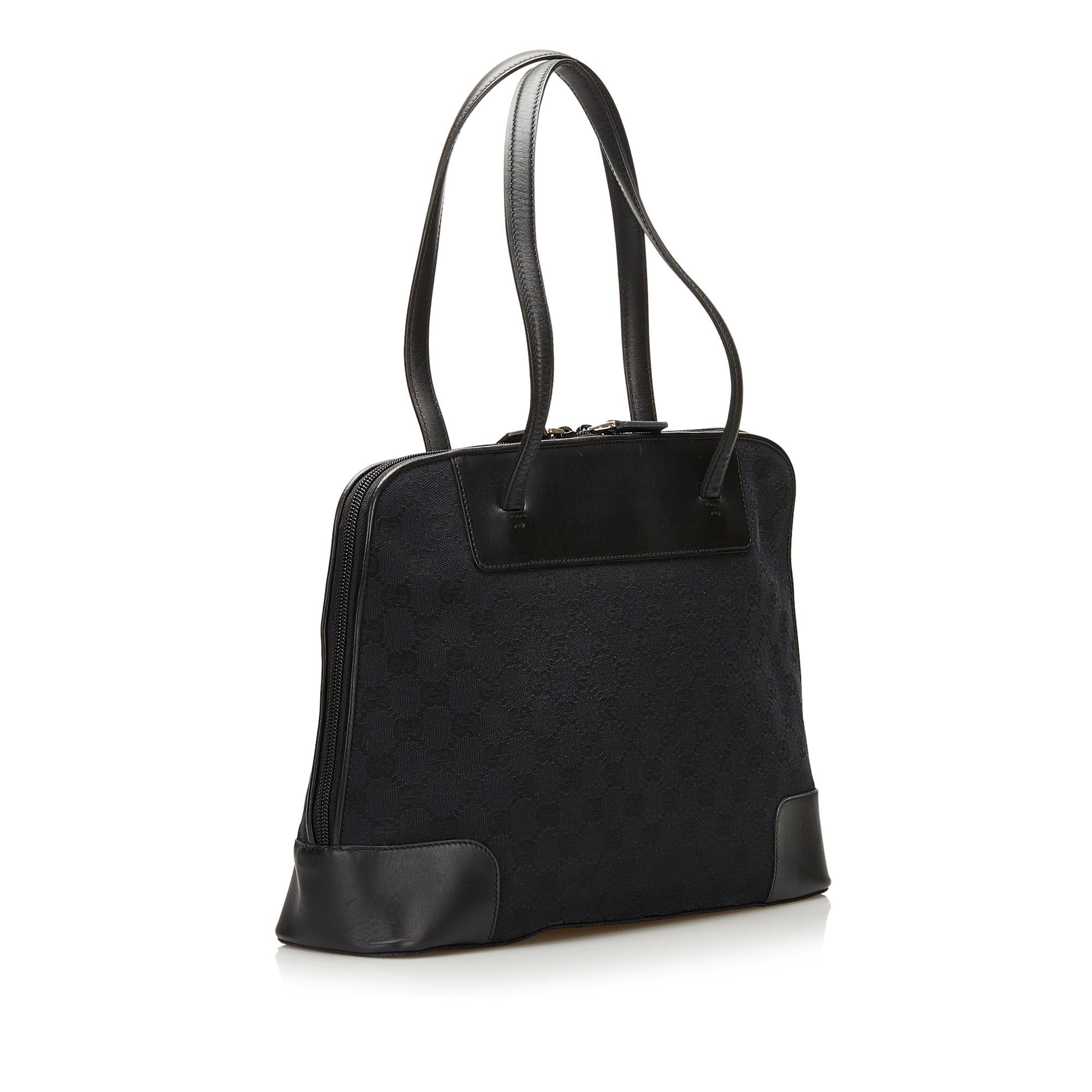 Gucci GG Canvas Shoulder Bag (SHG-A8NpEi)