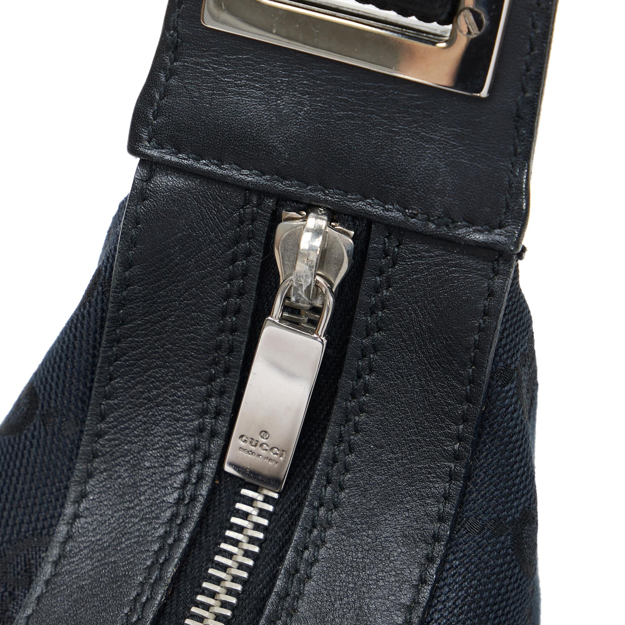 Gucci GG Canvas Shoulder Bag (SHG-gIZABz)