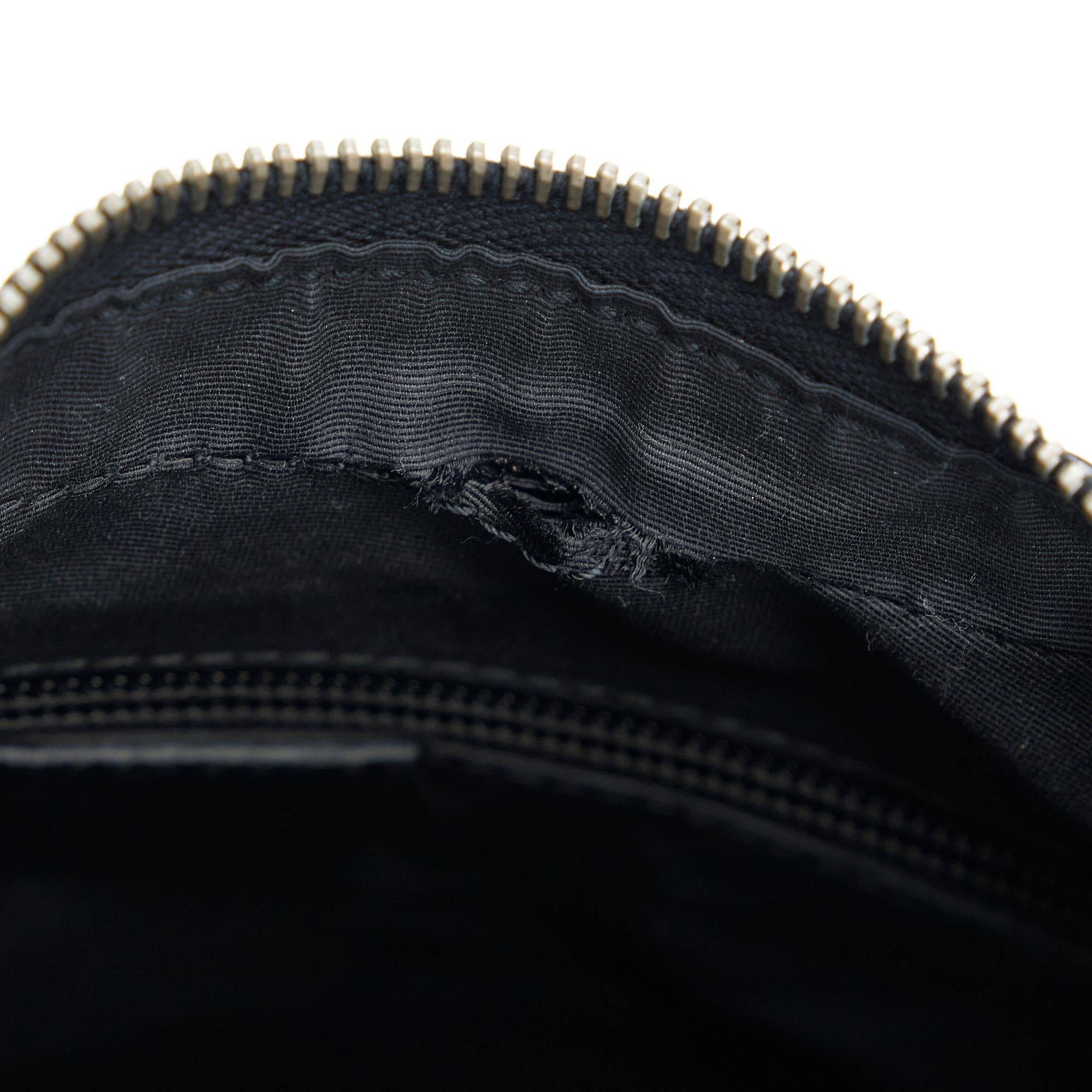 Gucci GG Canvas Shoulder Bag (SHG-gIZABz)